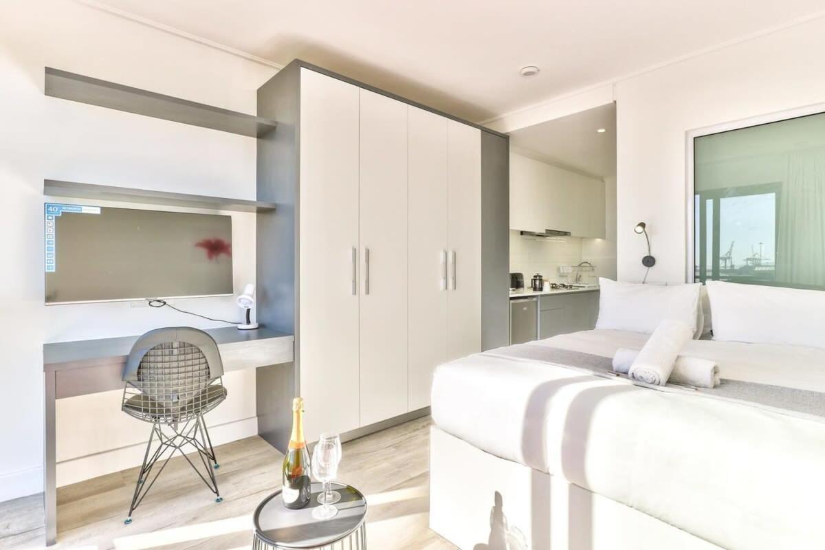 605 Alberts * Cape Town