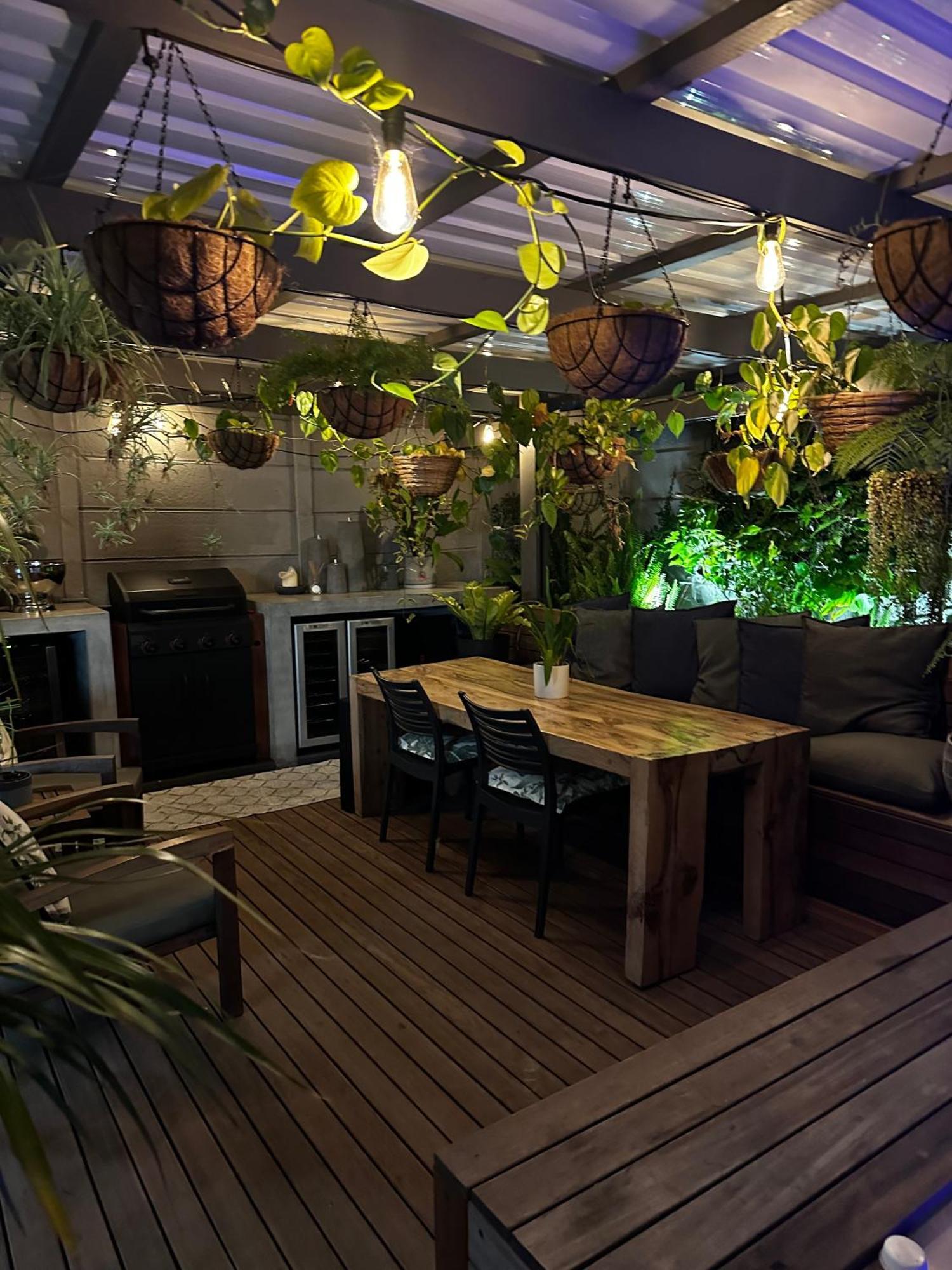 Hot Tub Getaway Just Minutes From Blouberg Beach Holiday home Cape Town