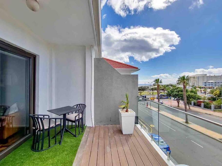 Footsteps To Promenade +inverter + Pets Apartment *