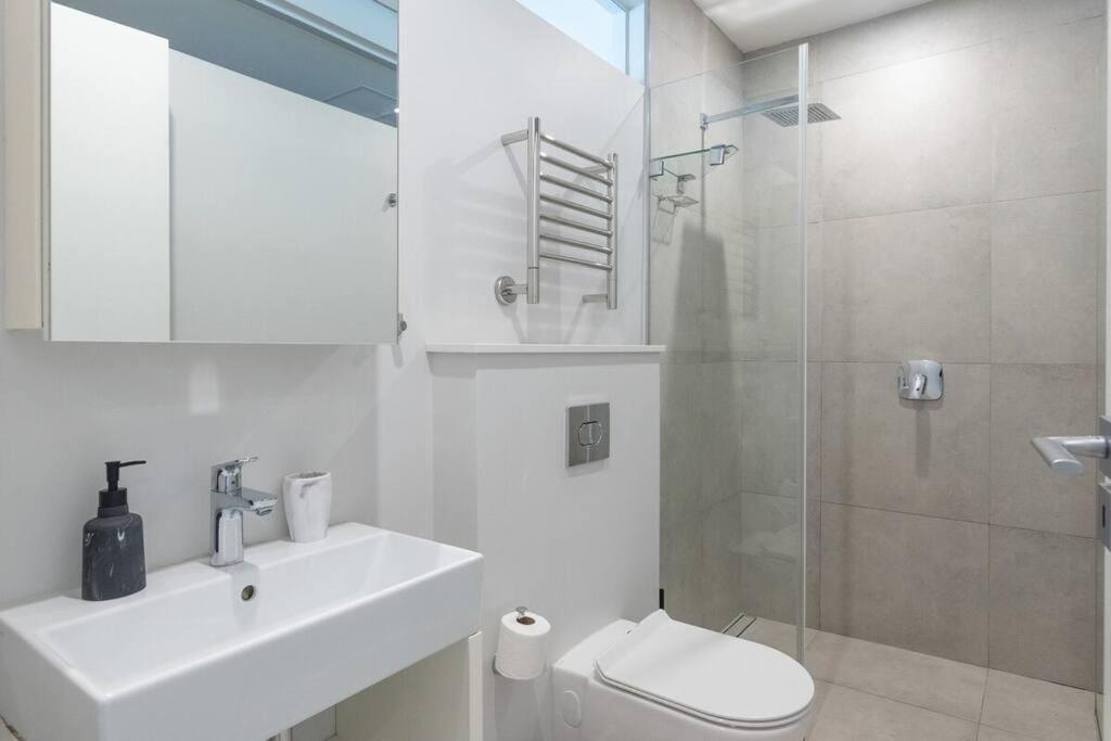 Gem In The Heart Of Sea Point With Backup Power *