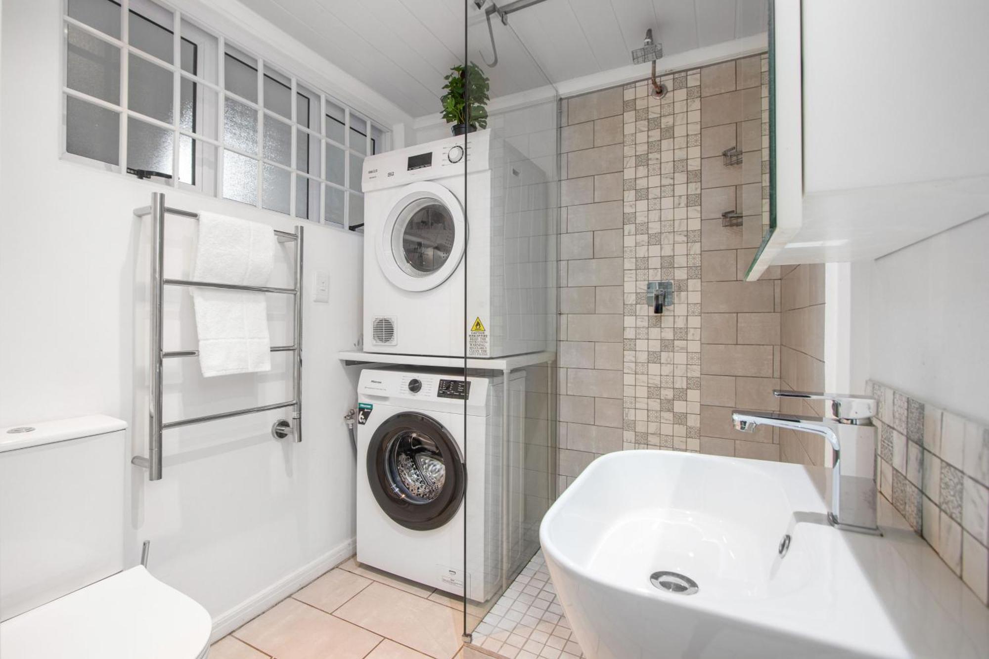 Langholm 45 On Kloof By Host Agents