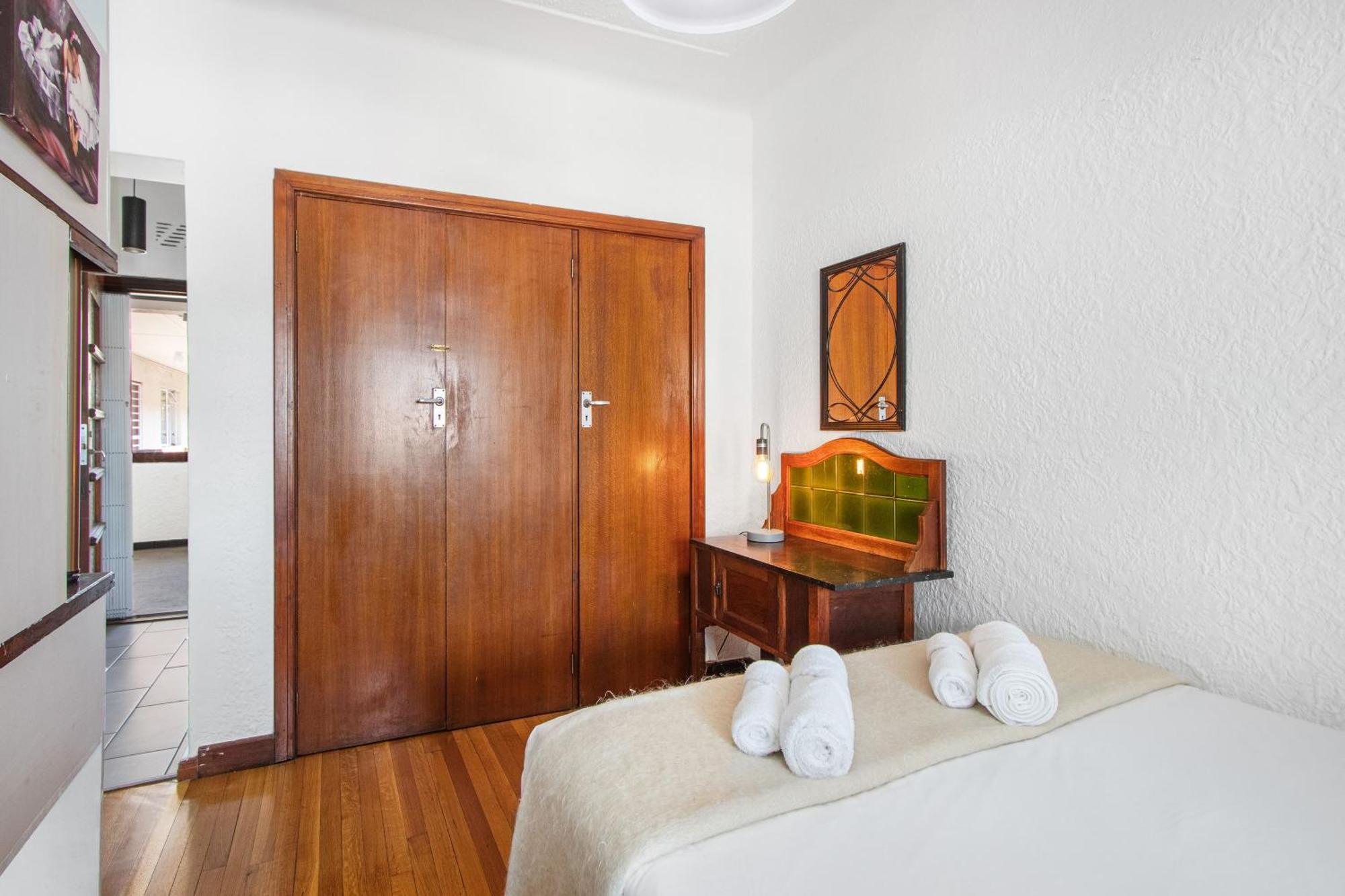 Langholm 45 On Kloof By Host Agents