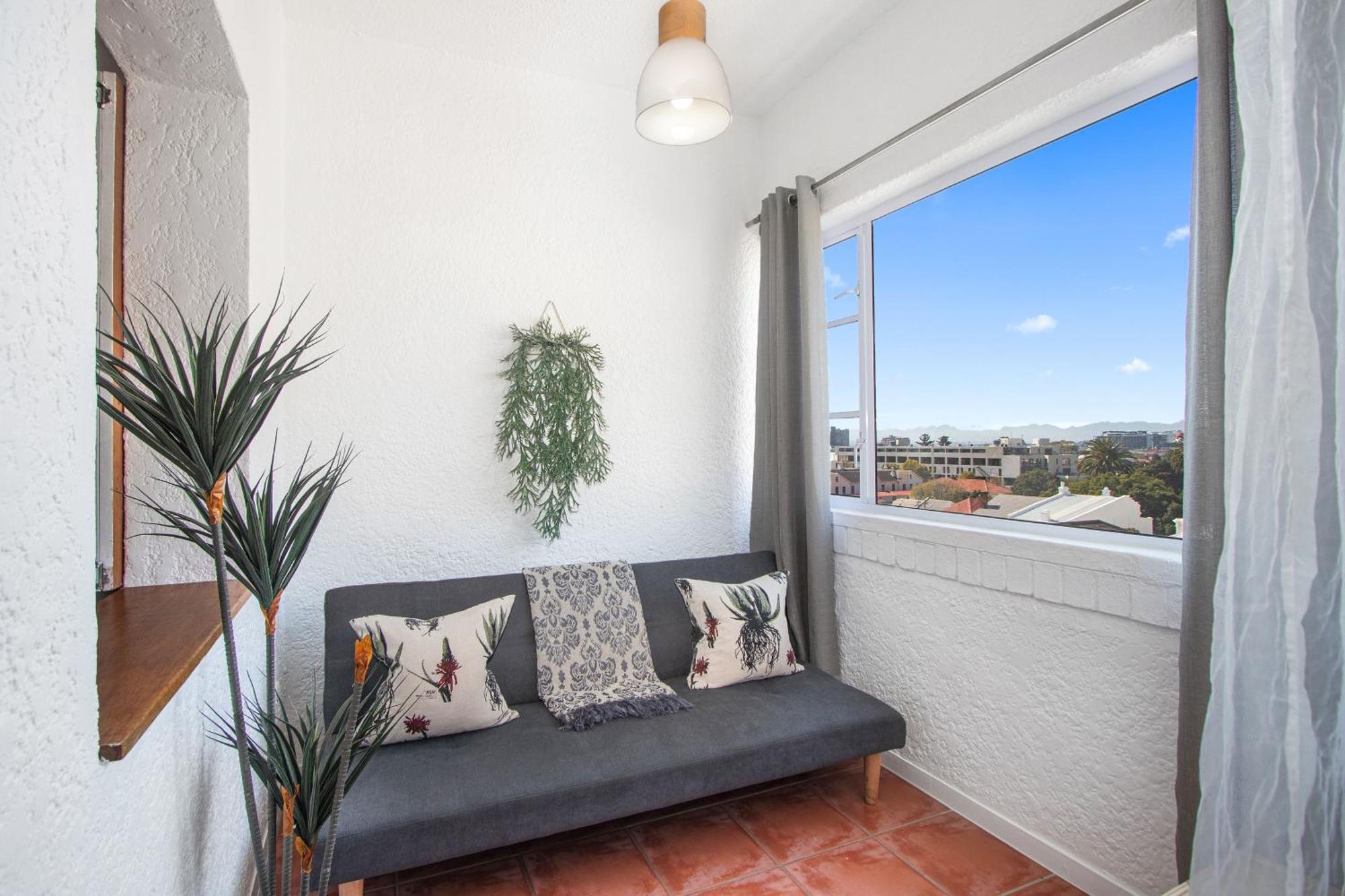 Langholm 45 On Kloof By Host Agents