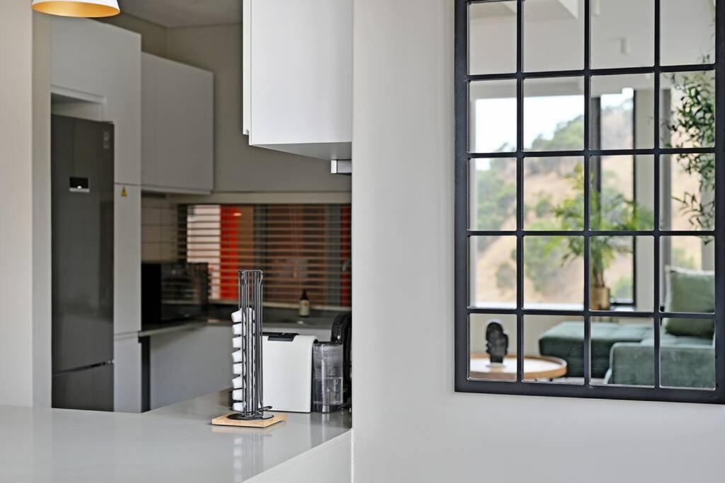 Sara - Modern Centre - Views! * Cape Town