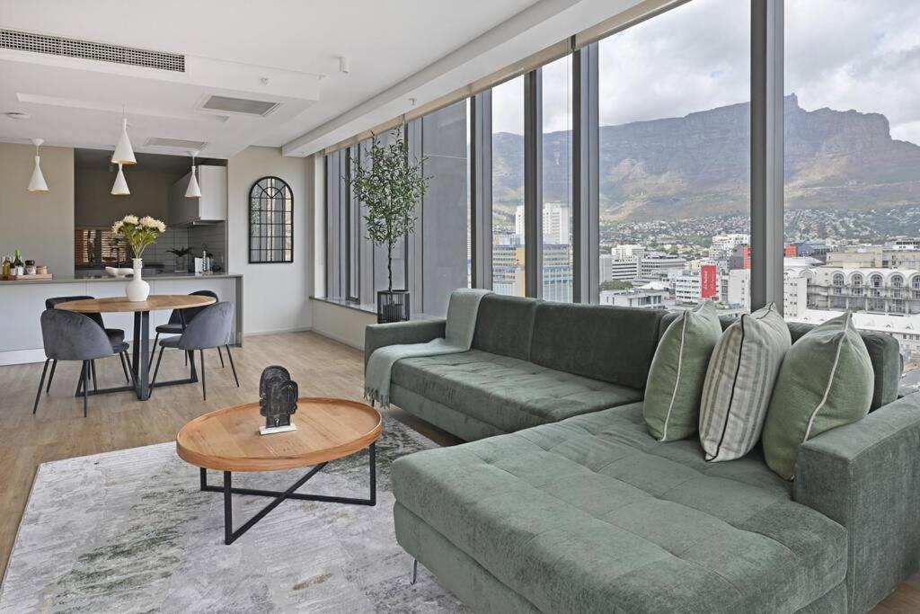Apartment Sara - Modern Centre - Views! Cape Town