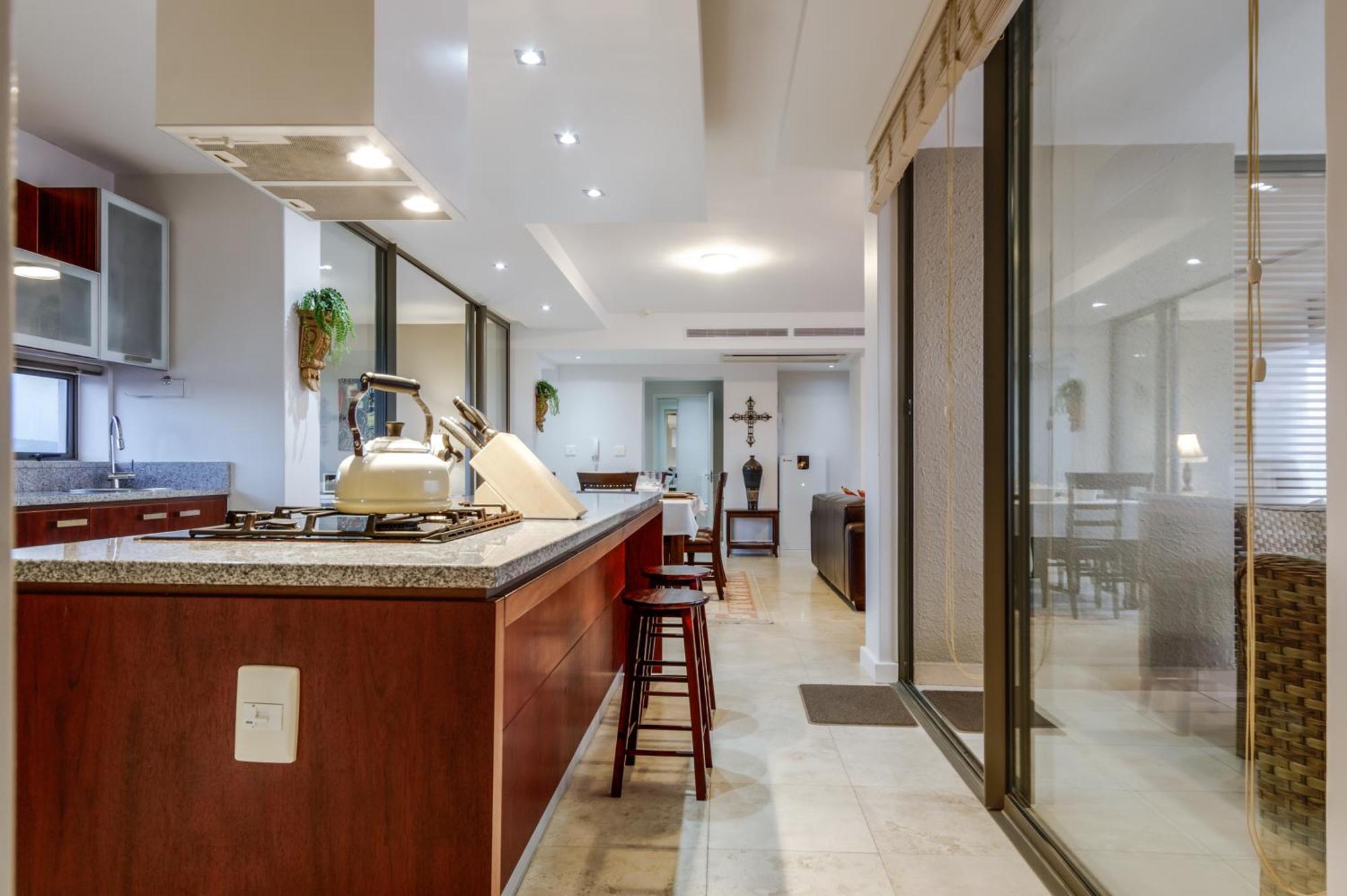 Apartment Topaz 801 Luxury On Front, South Africa *