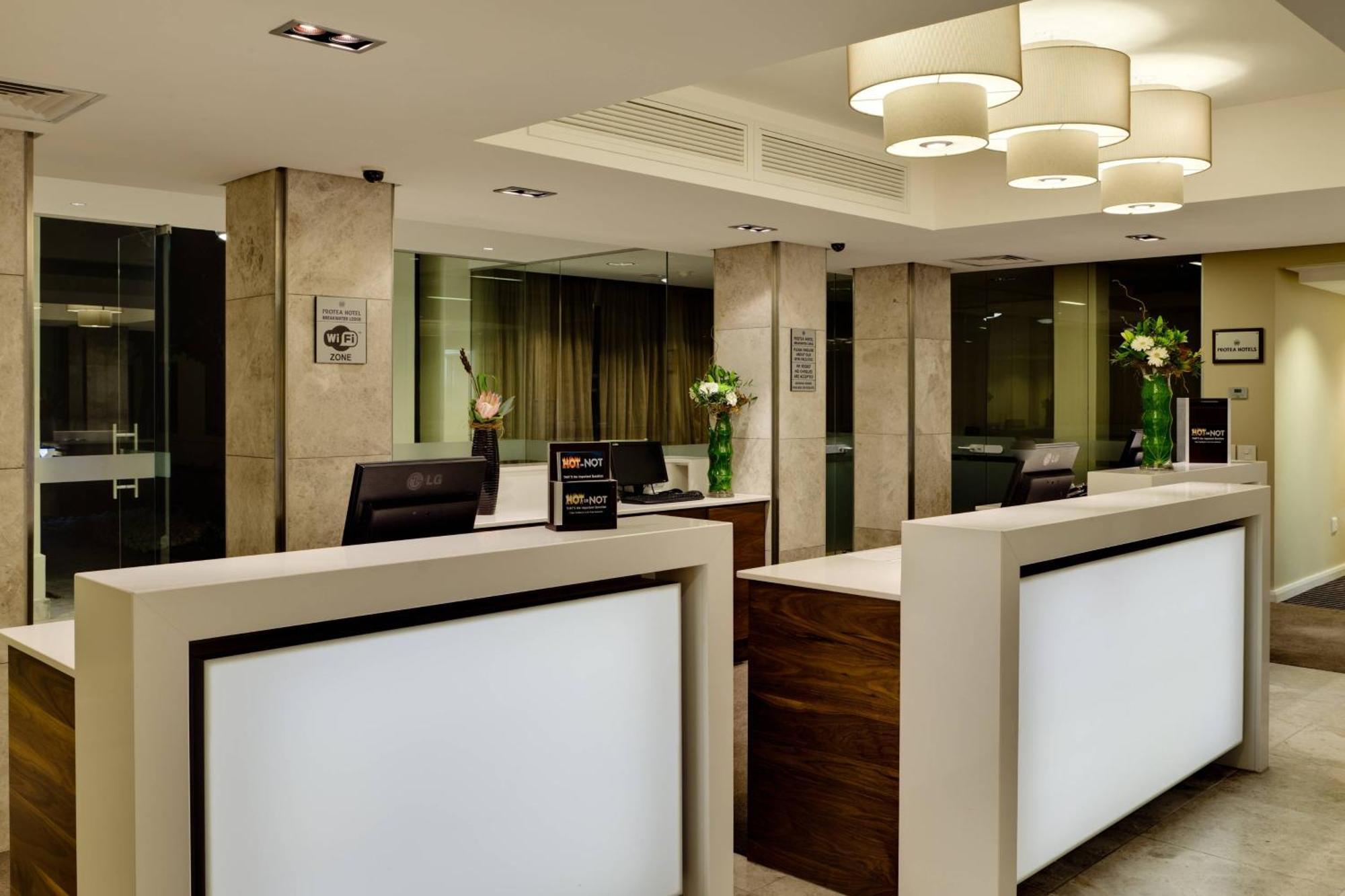 Protea By Marriott Waterfront Breakwater Hotel