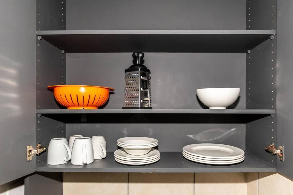 Kloof Street-heart Of The With Parking And Netflix Apartment Cape Town