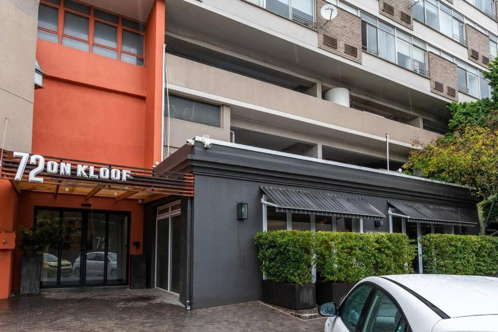 Kloof Street-heart Of The With Parking And Netflix Cape Town