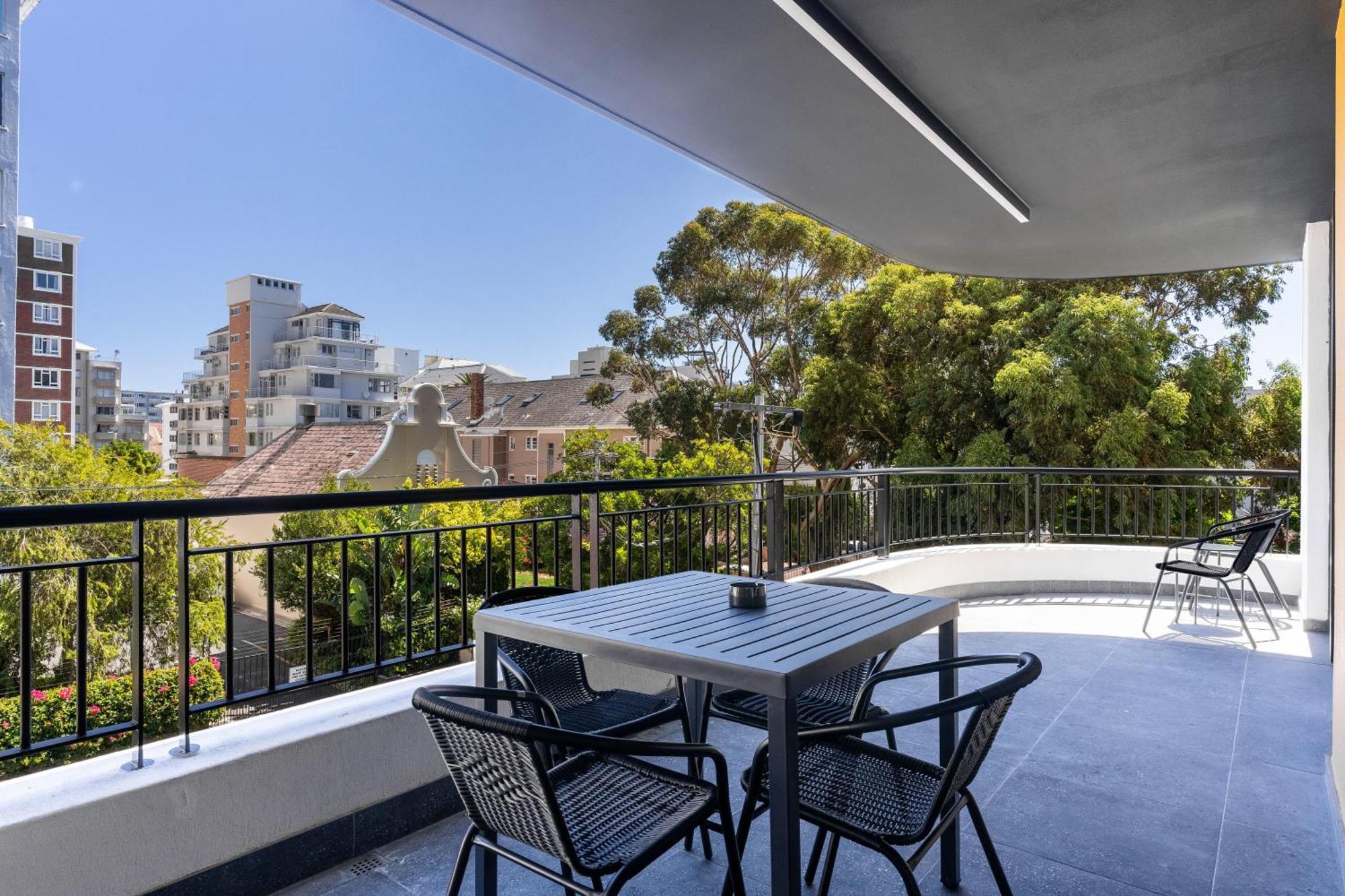 Apartment 205 Marvol On Hall Sea Point