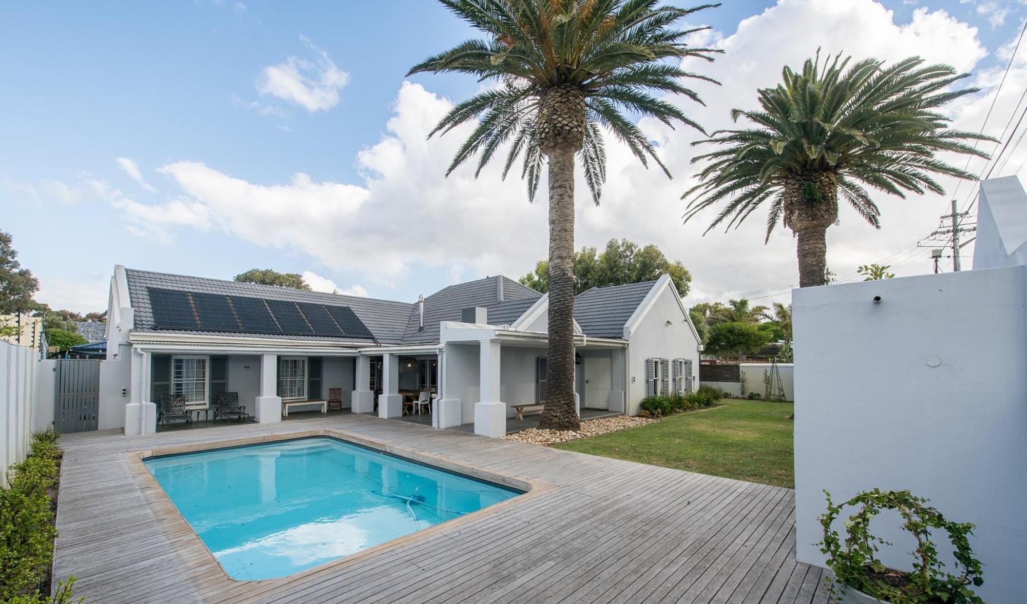 Apartment Beautiful Garden Flat Cape Town