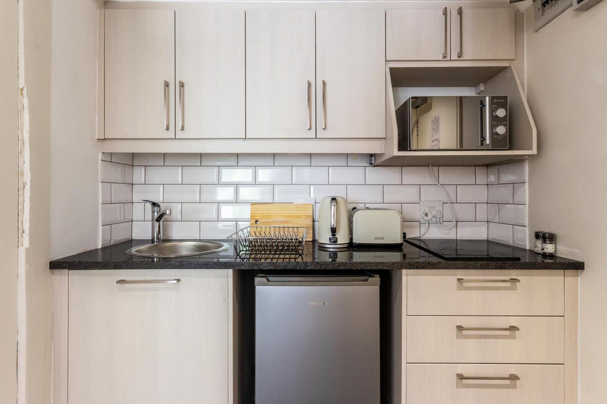 Spacious & Trendy City Centre Apartment Cape Town