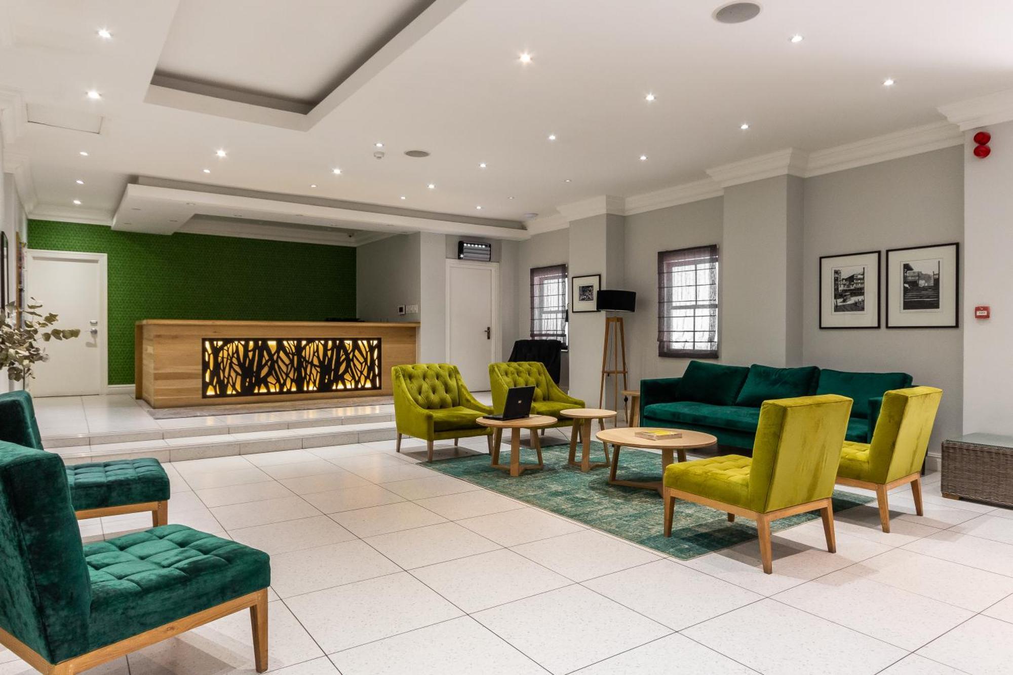 Spacious & Trendy City Centre Apartment