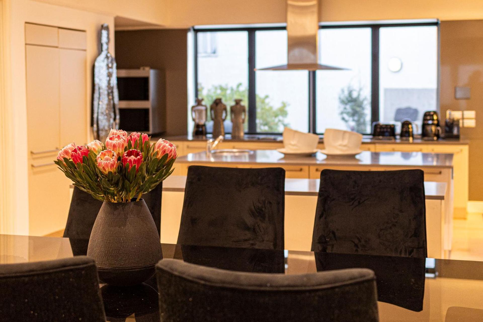 Clifton Yolo Spaces - Clifton Mansion Guest house Cape Town