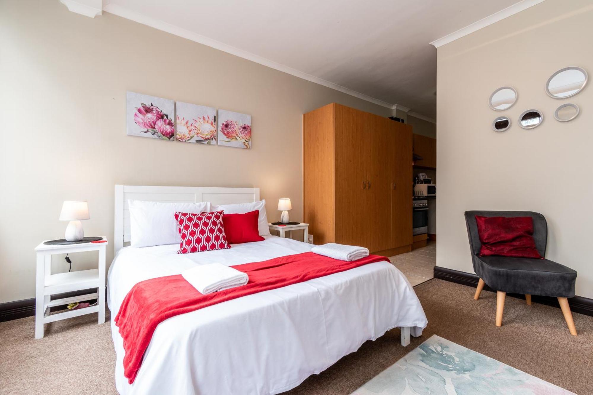 Wifi Netflix Cosy Pool Gym Free Parking
