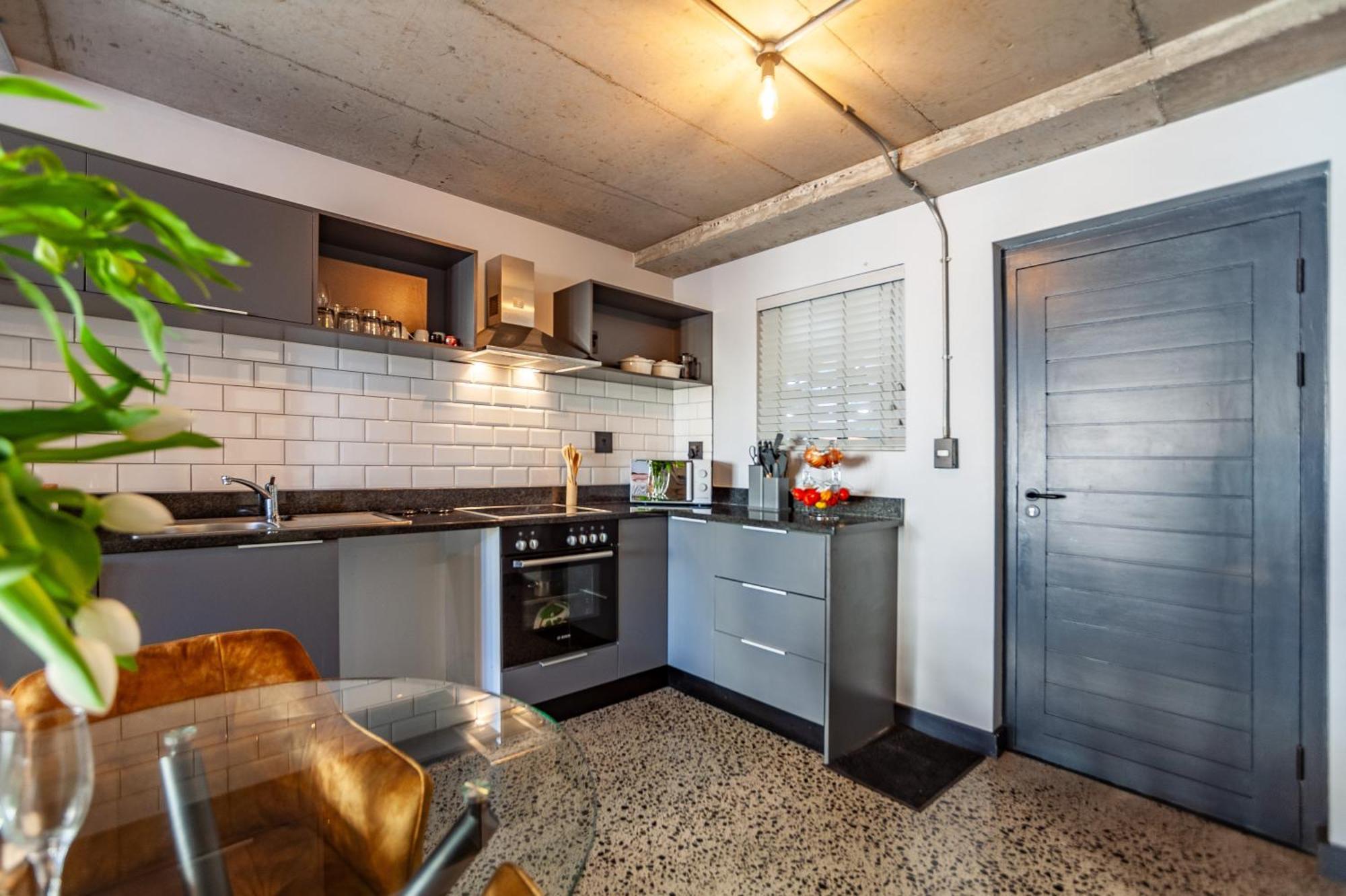 Chic Warehouse Style 1 Bedroom, Blouberg Beachfront, 14 Manhattan Apartment Cape Town
