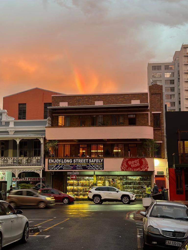 Long Street Backpackers (adults Only) *
