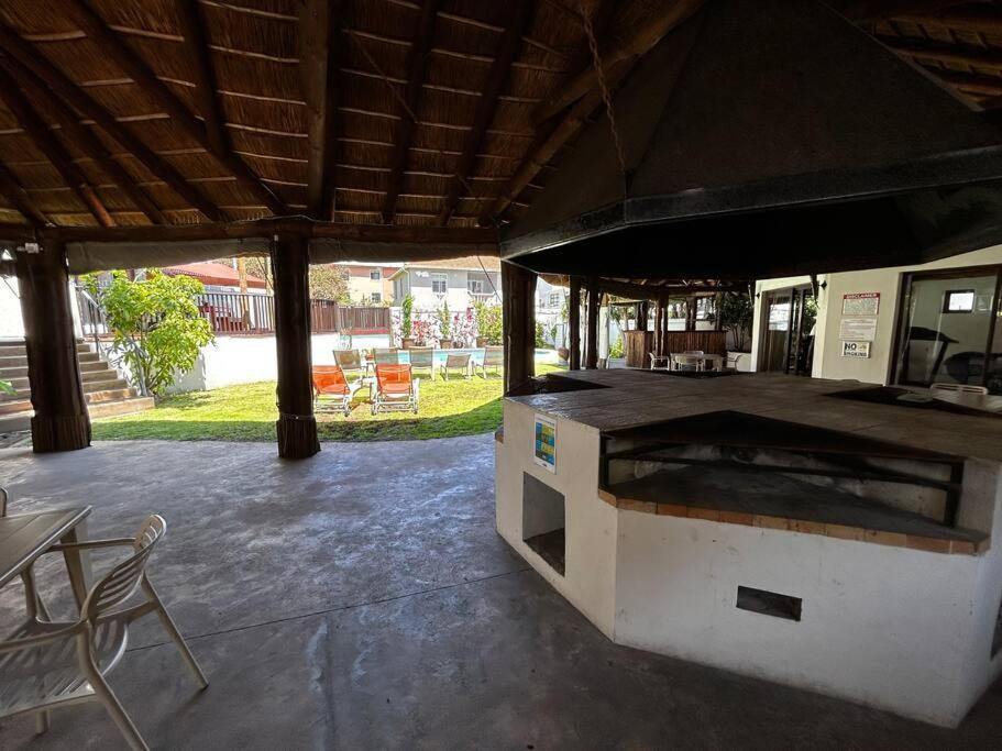 Large 1 Bed Pool Gym Parking Aircon Cape Town