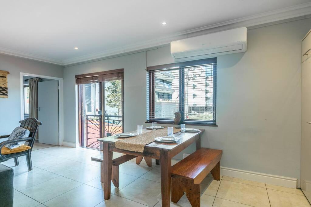 Large 1 Bed Pool Gym Parking Aircon