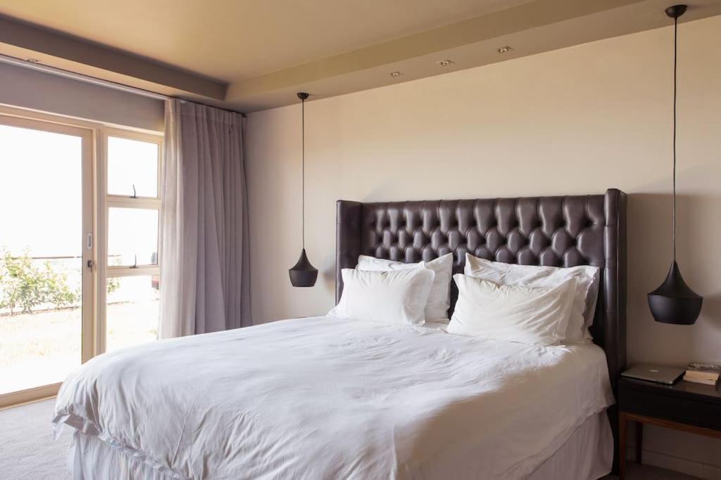 Beautiful Views And Very Well Located Villa Cape Town