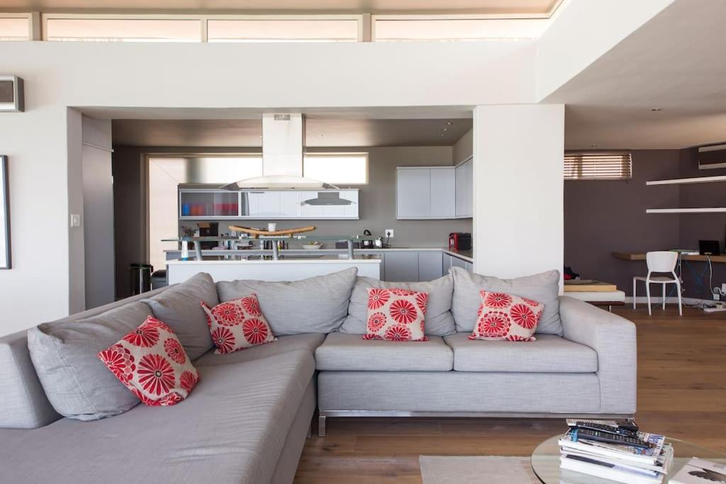 Beautiful Views And Very Well Located Villa Cape Town