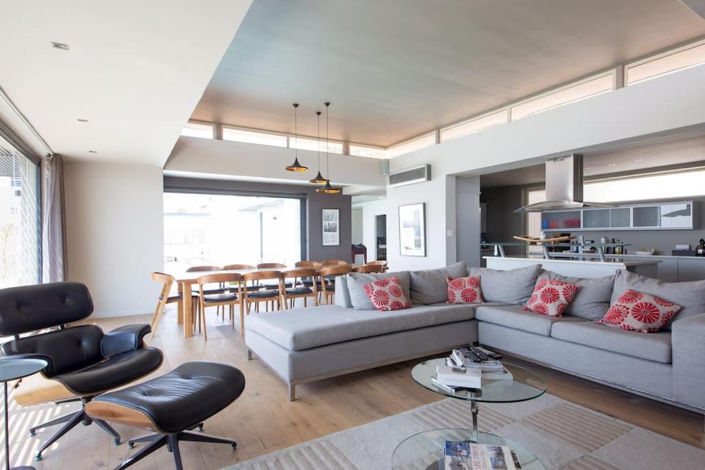 Beautiful Views And Very Well Located * Cape Town