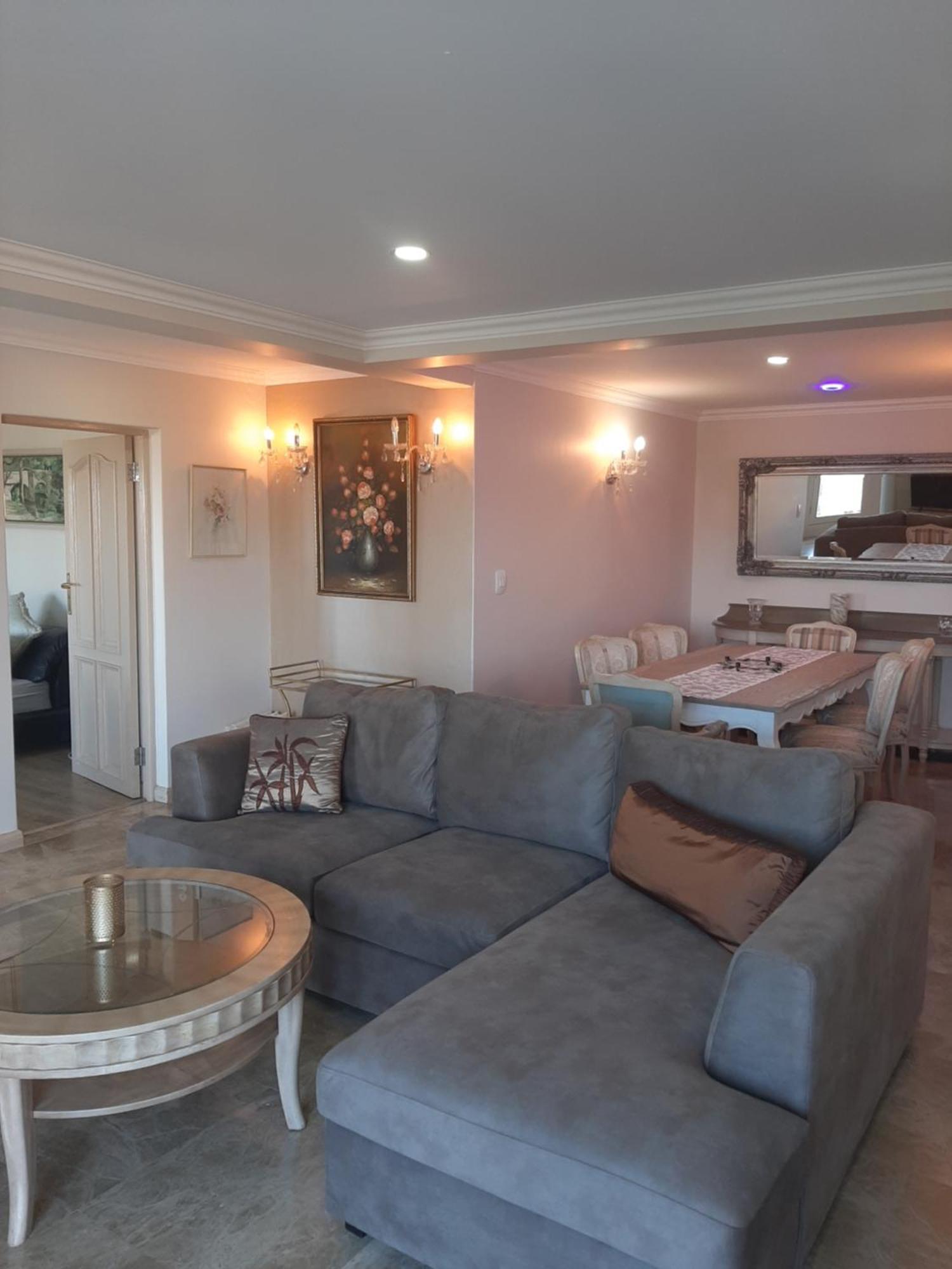Luxury Flat With Magnificent Views In Plattrkloof