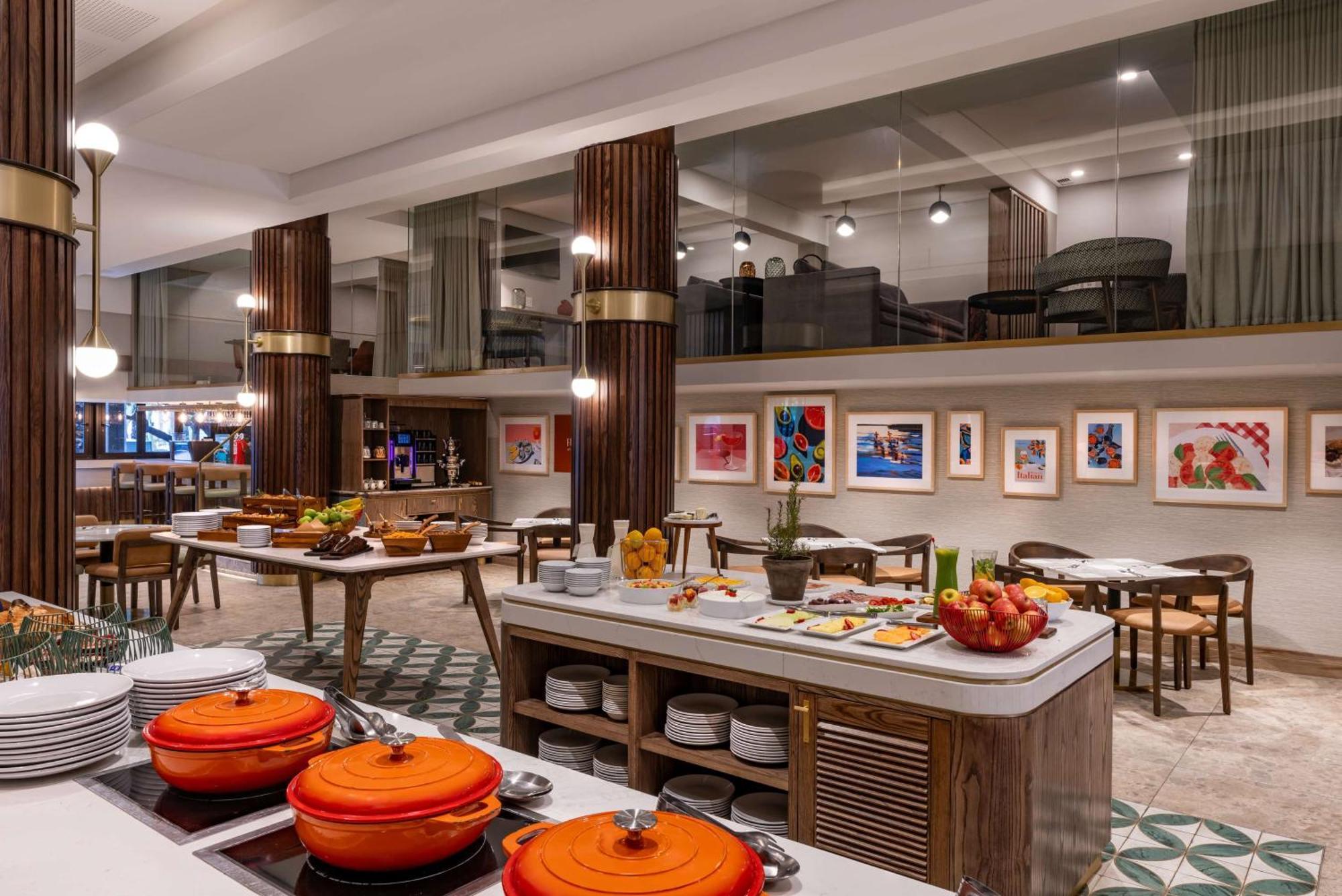 Radisson Foreshore 4*