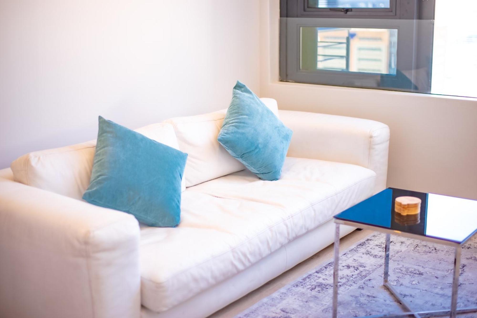 Apartment 16 On Bree Luxury With Mountain Views