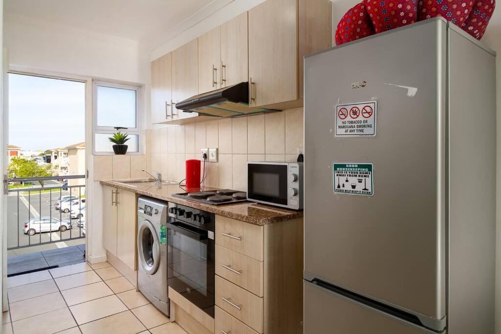 Funky 2bed With Multipurpose Room!