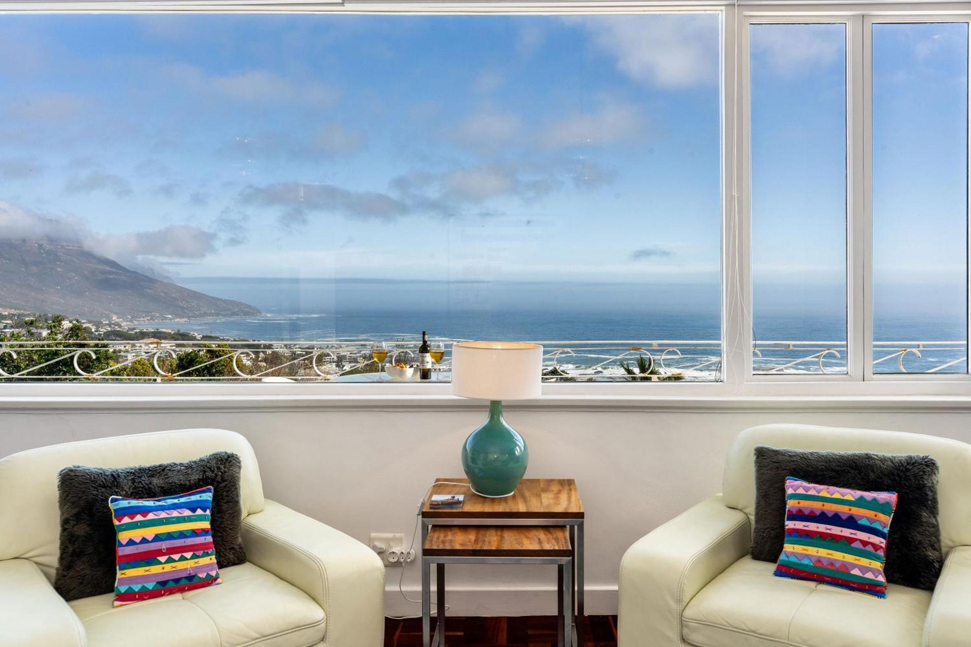 Delightful Large In Camps Bay With Pool - Picasso Cape Town