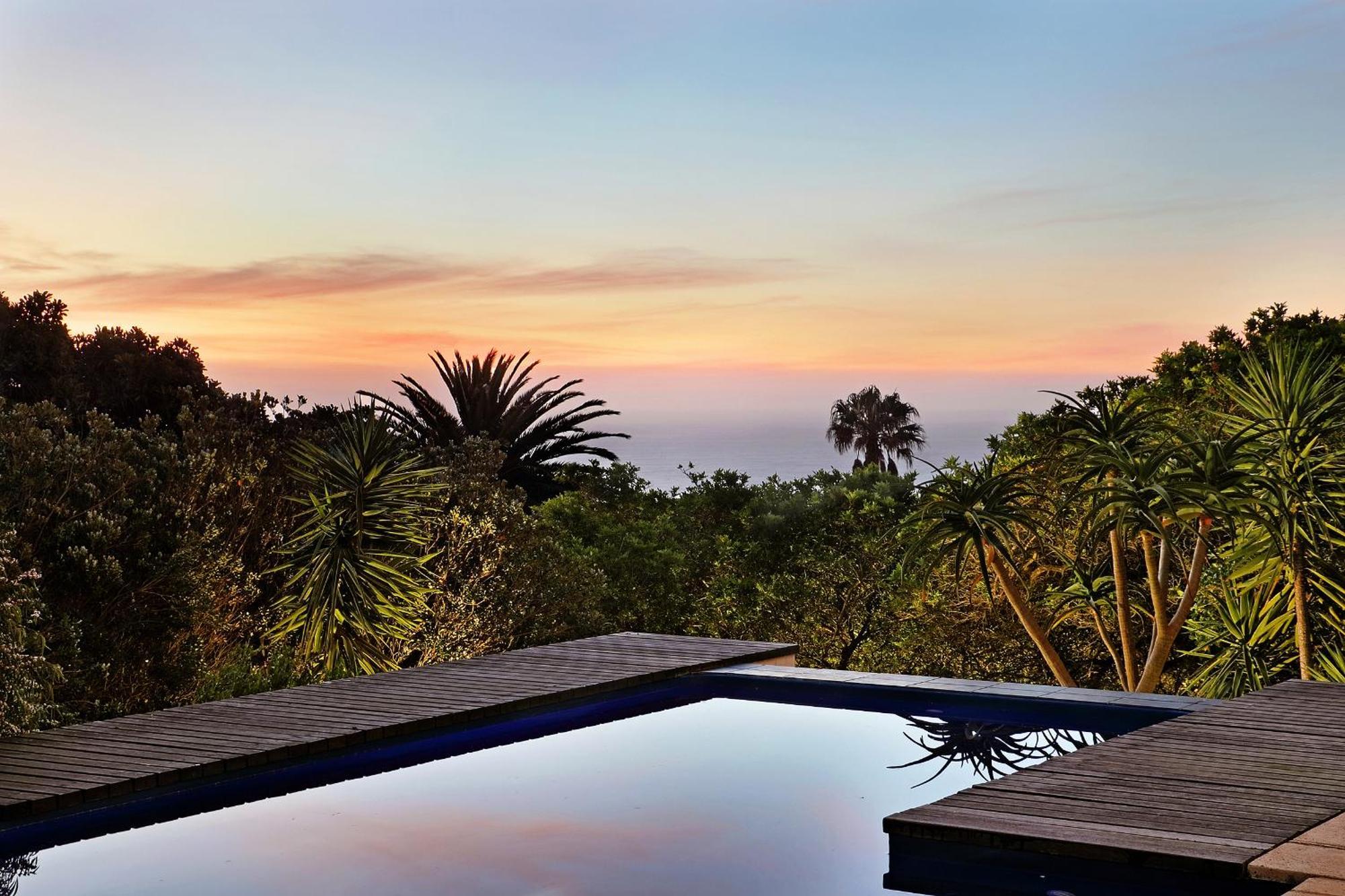 Villa Delightful Large In Camps Bay With Pool - Picasso *