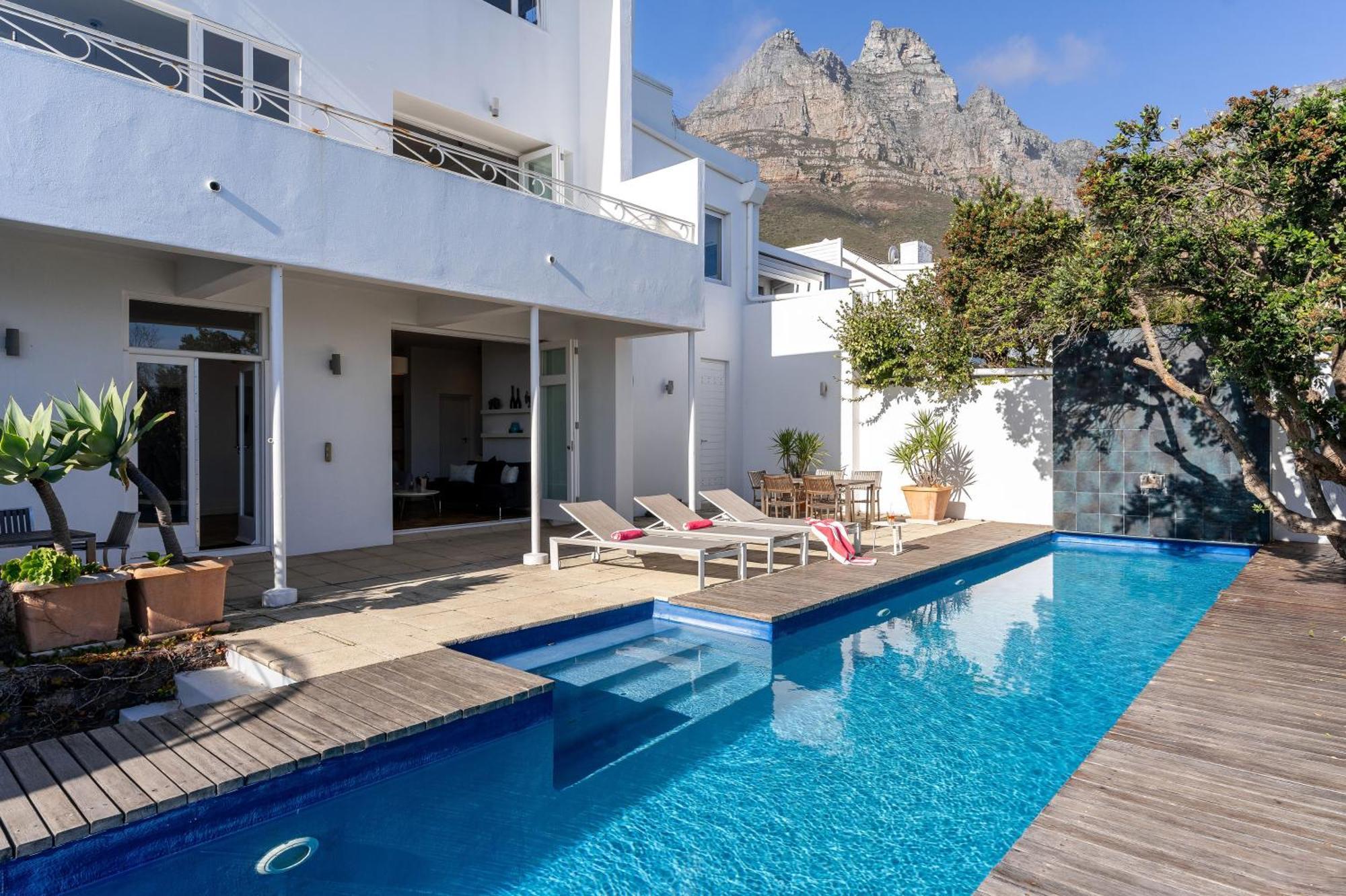 Villa Delightful Large In Camps Bay With Pool - Picasso Cape Town