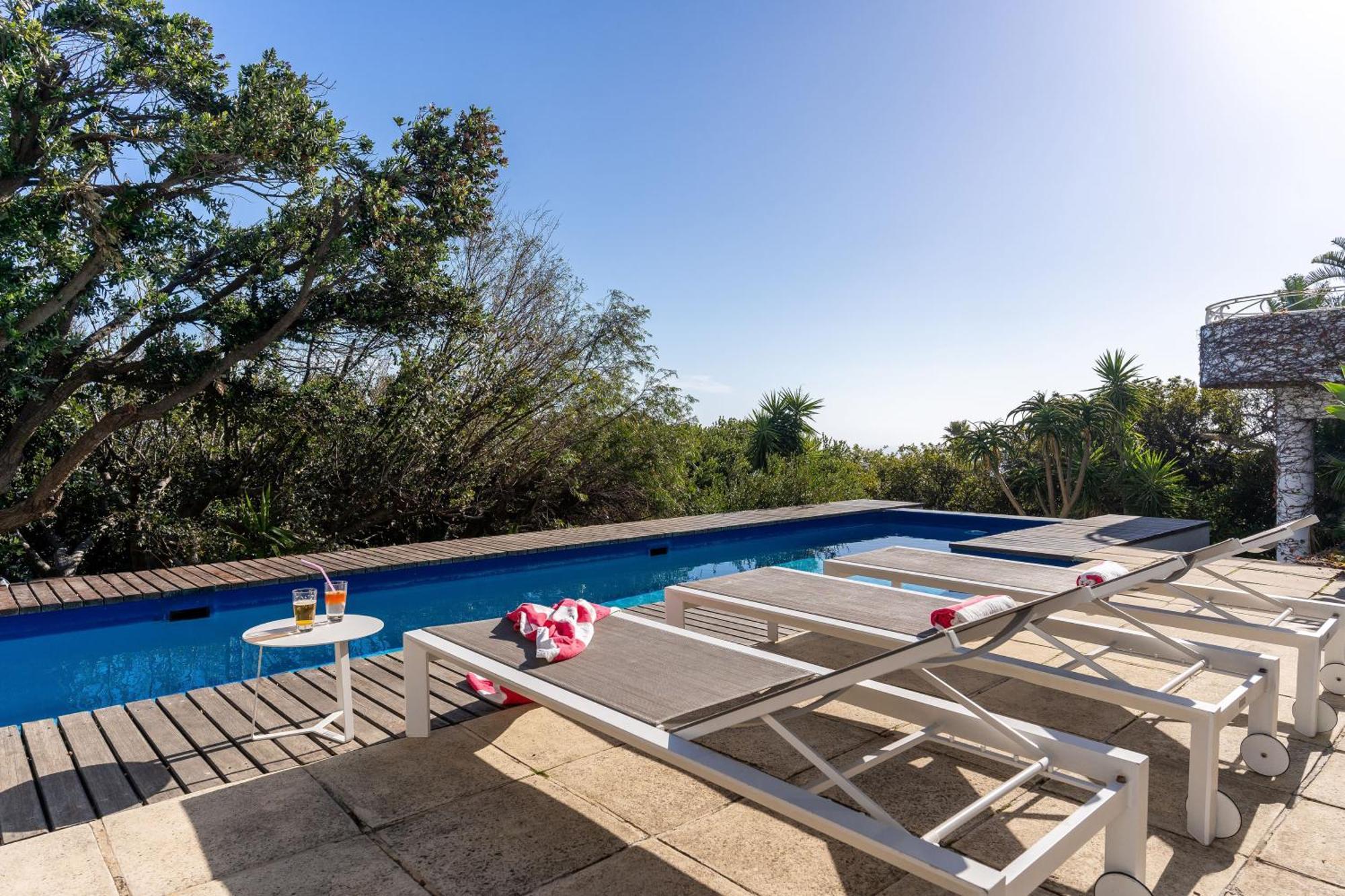 Delightful Large In Camps Bay With Pool - Picasso Villa *