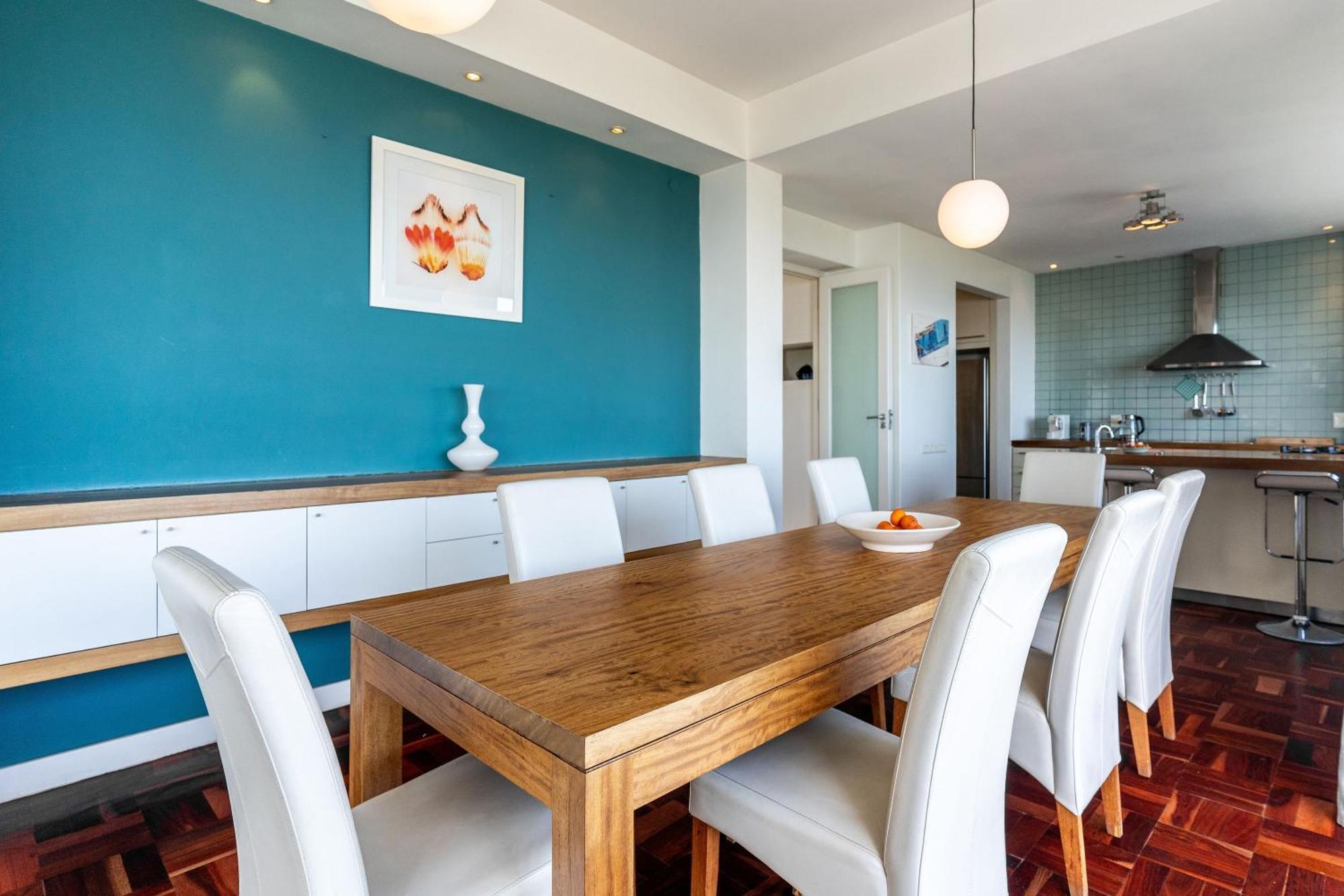 Delightful Large In Camps Bay With Pool - Picasso Cape Town