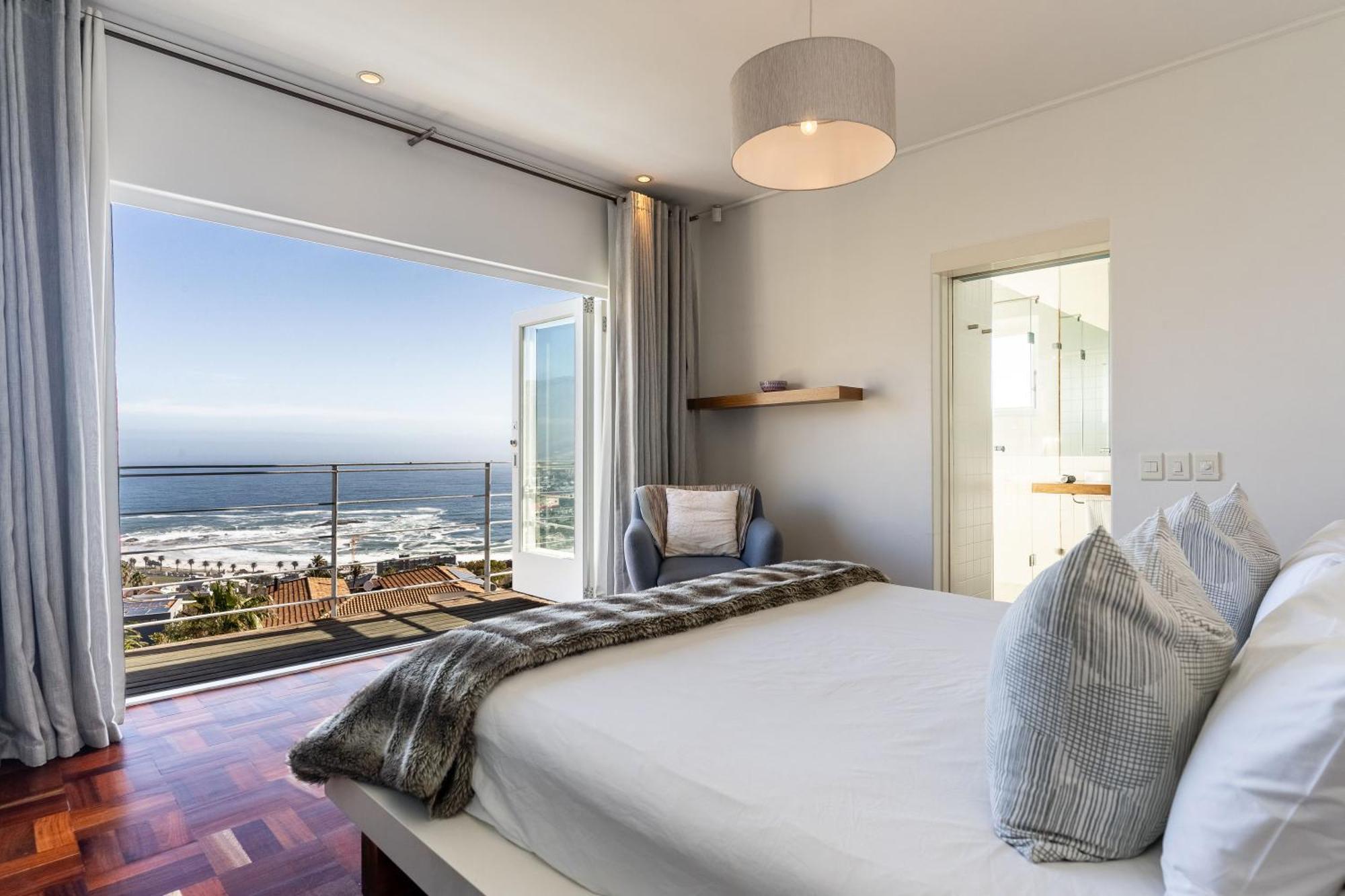 Delightful Large In Camps Bay With Pool - Picasso Villa Cape Town