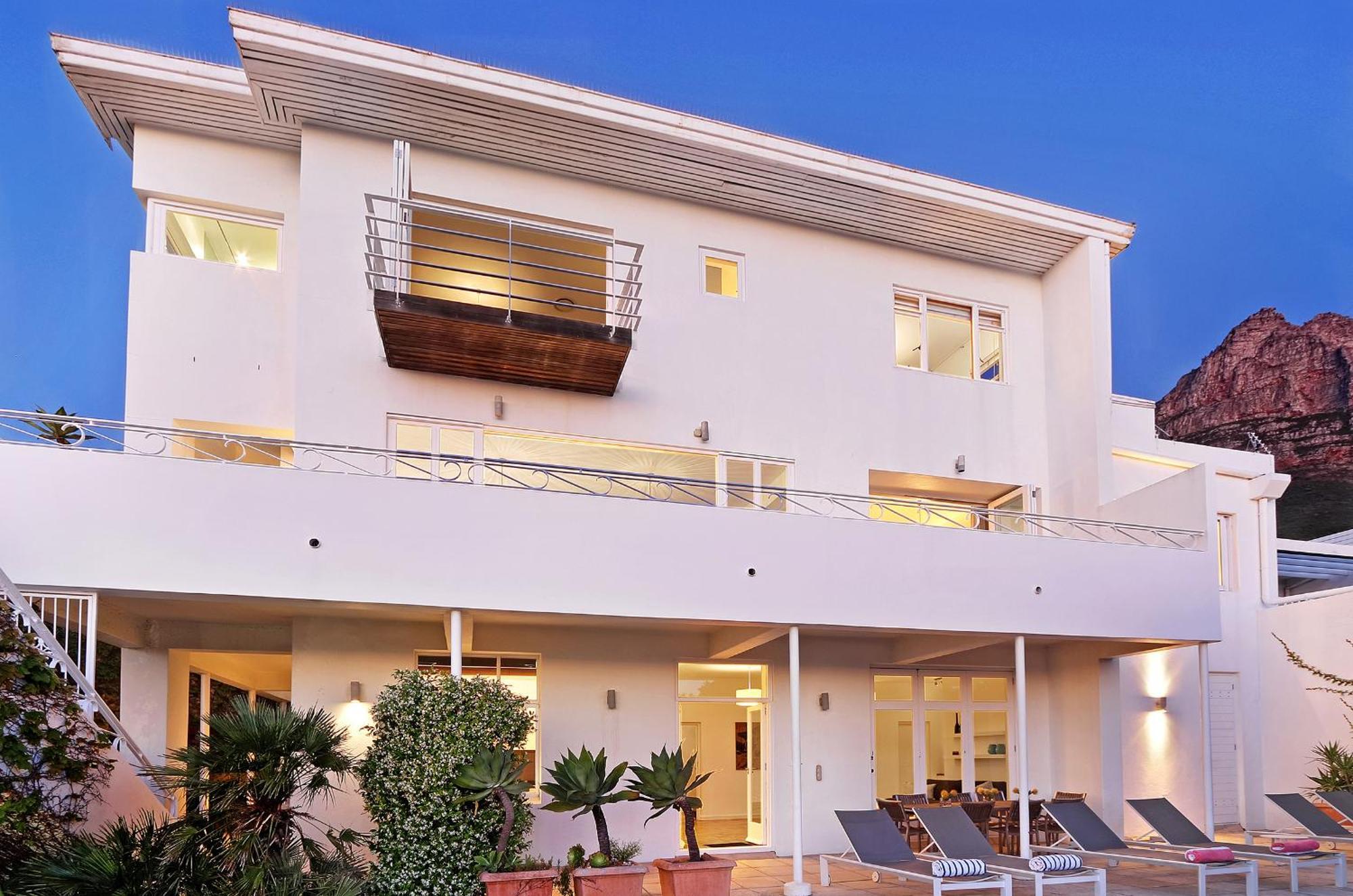 Villa Delightful Large In Camps Bay With Pool - Picasso Cape Town