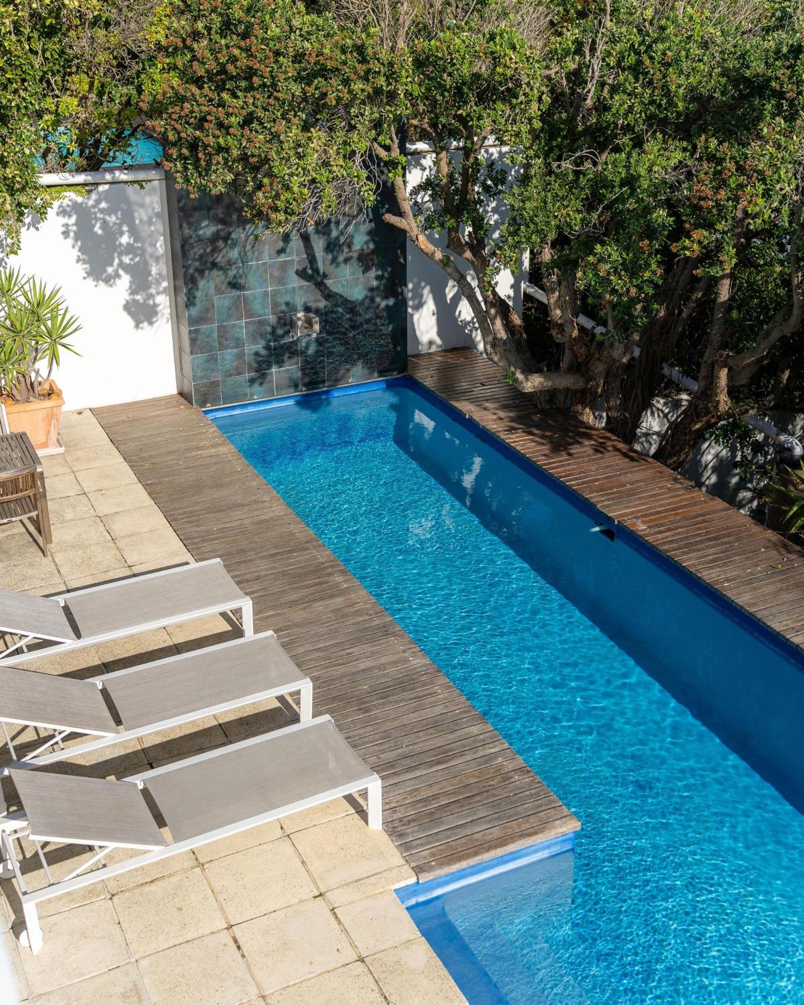 Delightful Large In Camps Bay With Pool - Picasso *