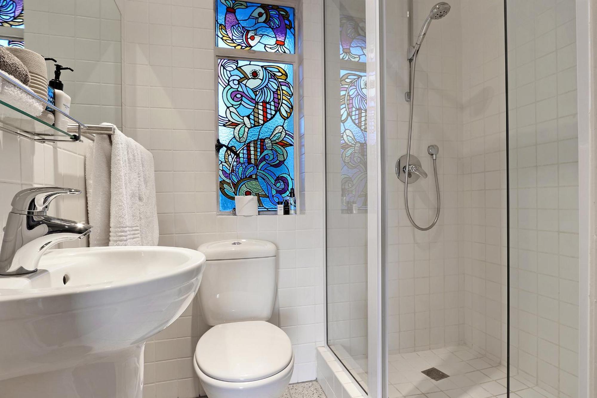 Delightful Large In Camps Bay With Pool - Picasso