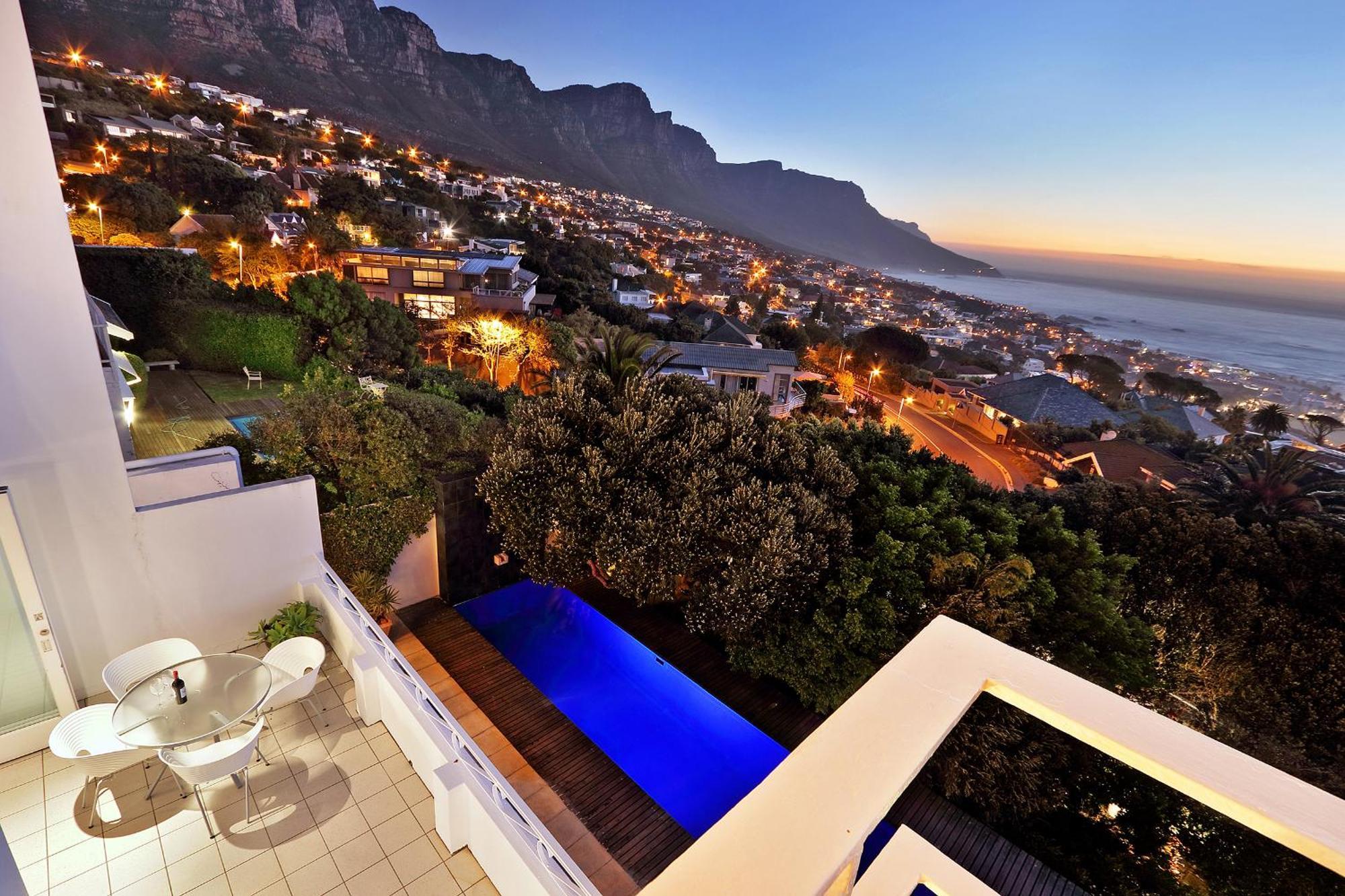 Villa Delightful Large In Camps Bay With Pool - Picasso *