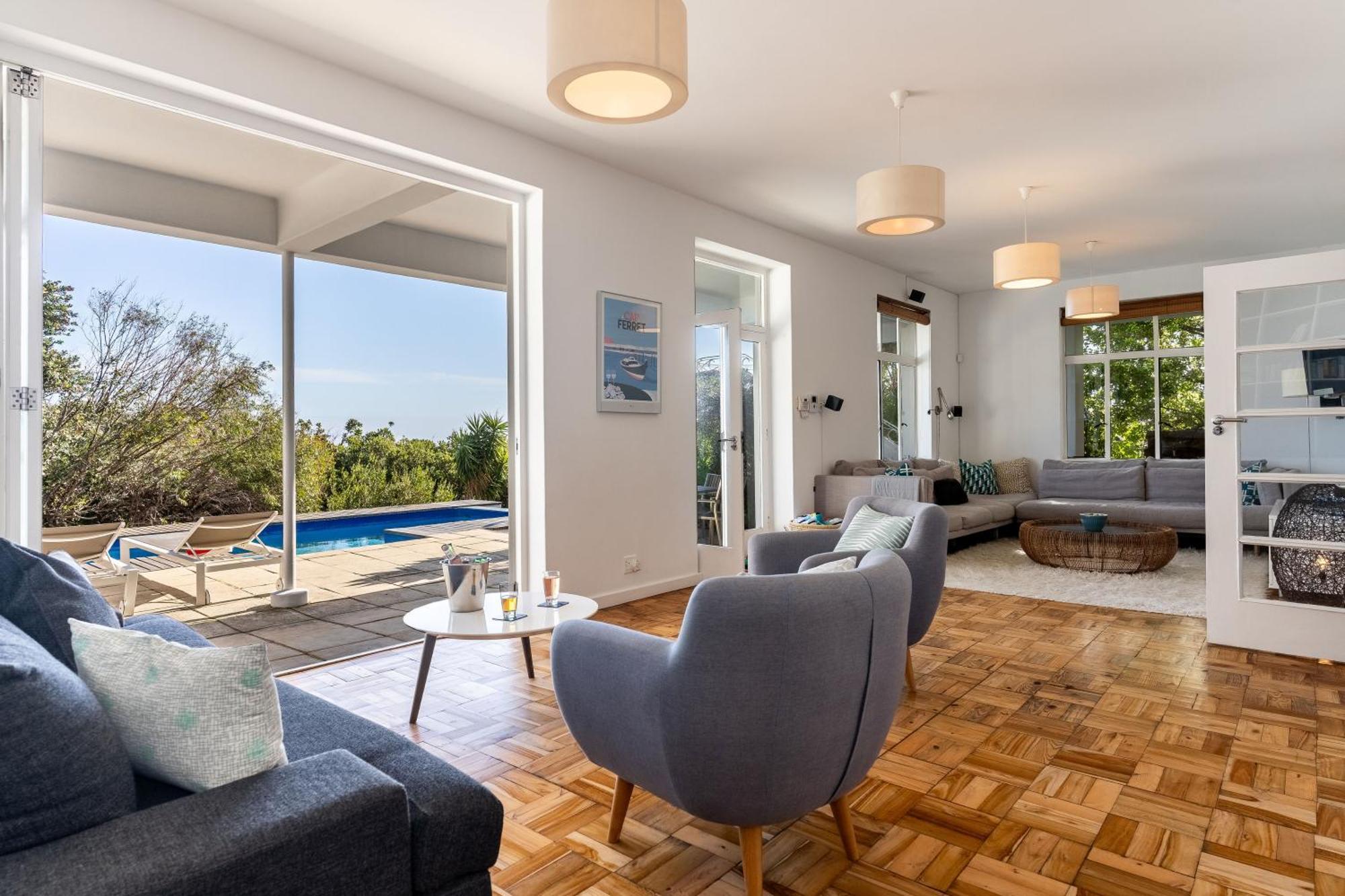 Delightful Large In Camps Bay With Pool - Picasso Cape Town