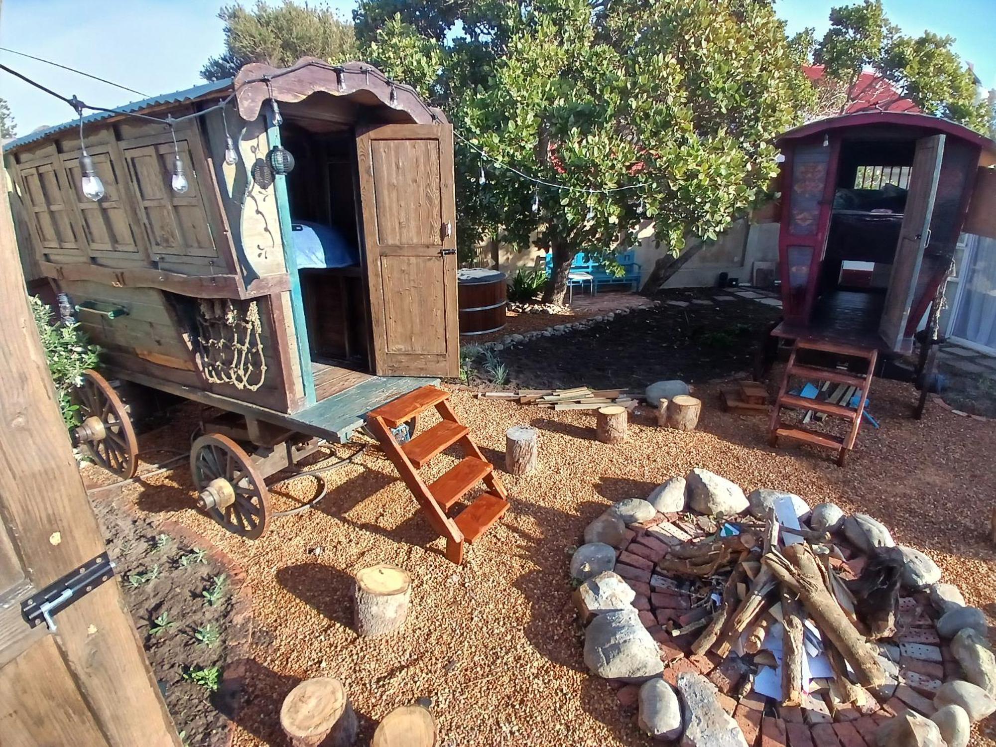 Gypsy Wagons - Surf And Yoga- Kommetjie,cape Town * Cape Town