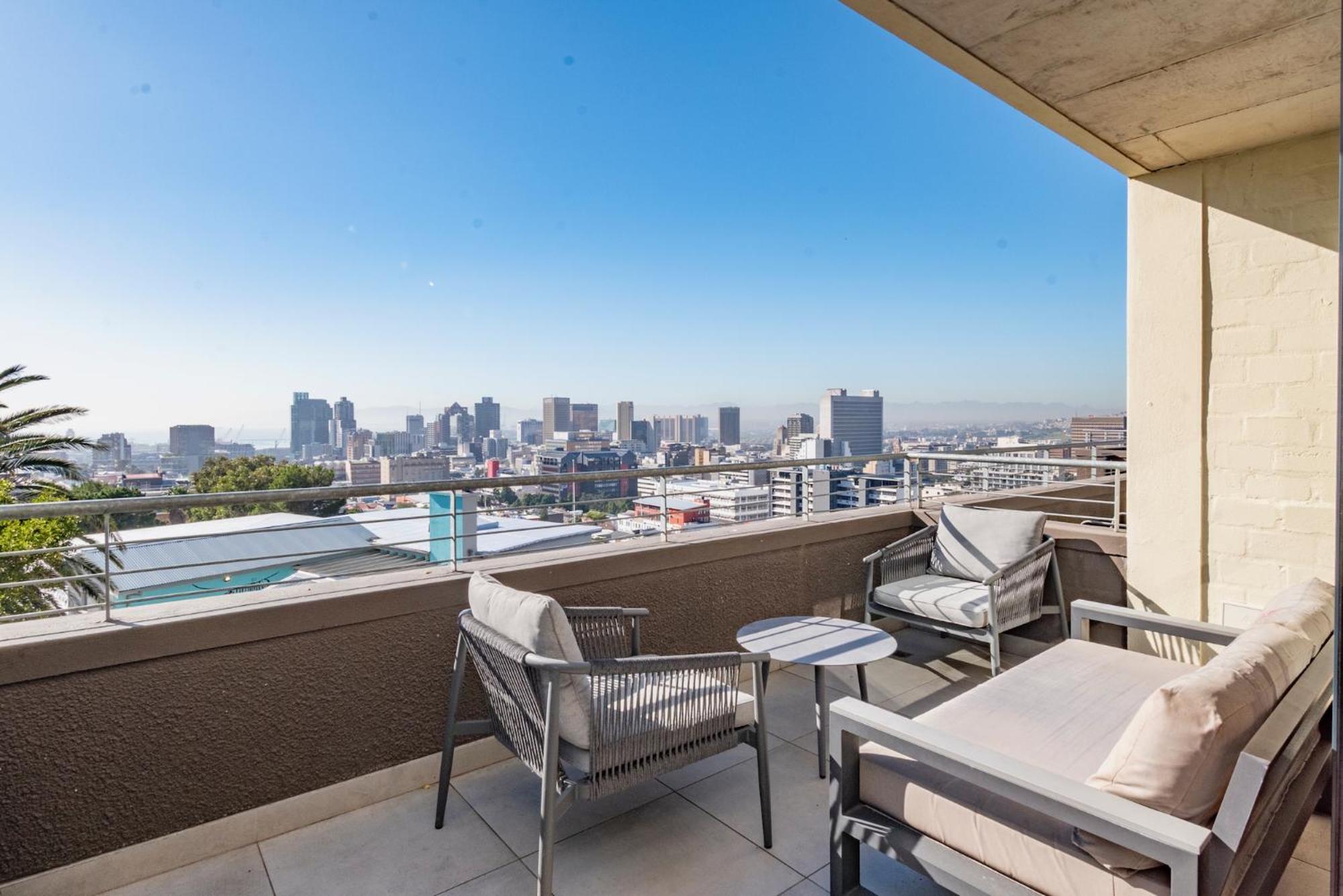 40 On L Modern Oasis With Stunning Views