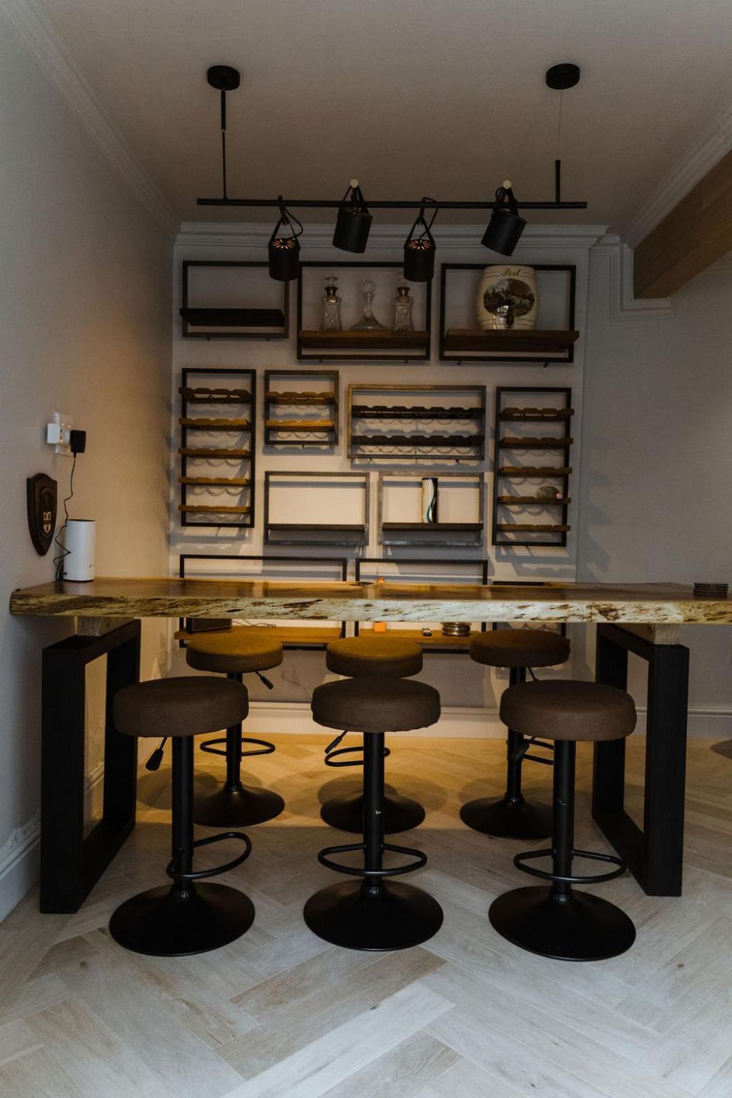Pousada Immaculately Styled And Positioned With Pool & Bar
