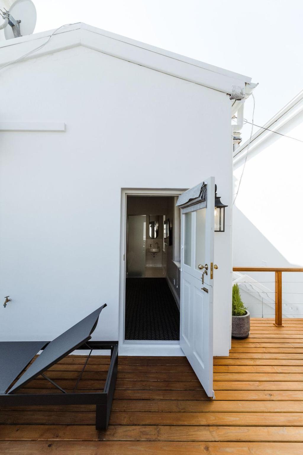 Pousada Immaculately Styled And Positioned With Pool & Bar *