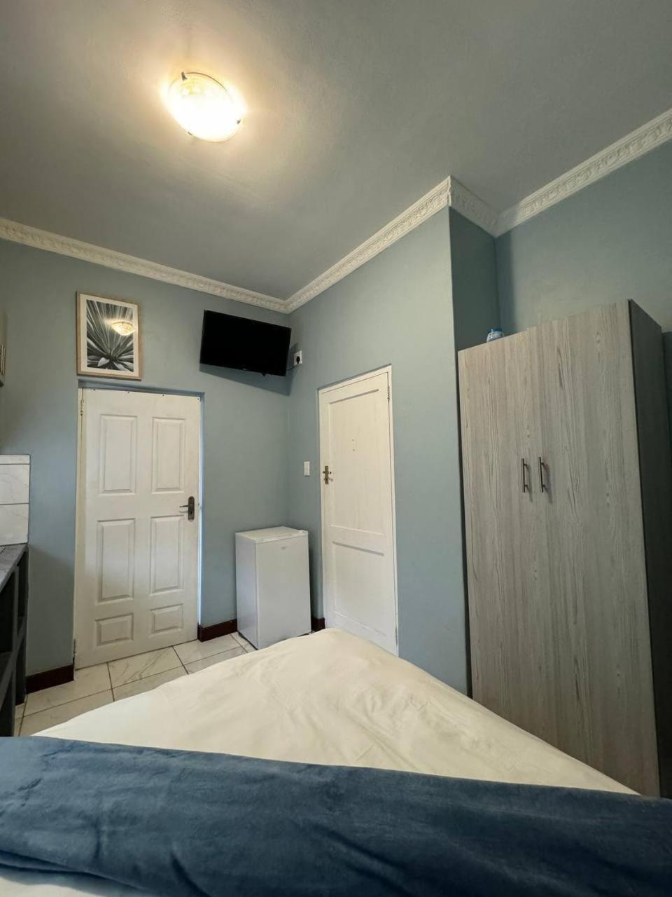Michu Guest house Cape Town