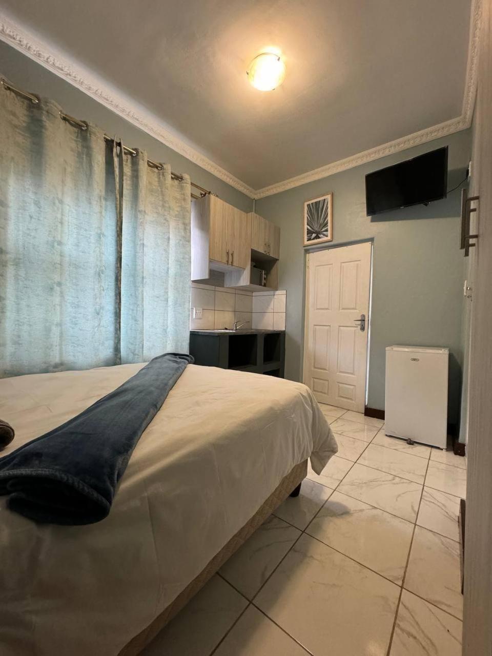 Michu Guest house Cape Town