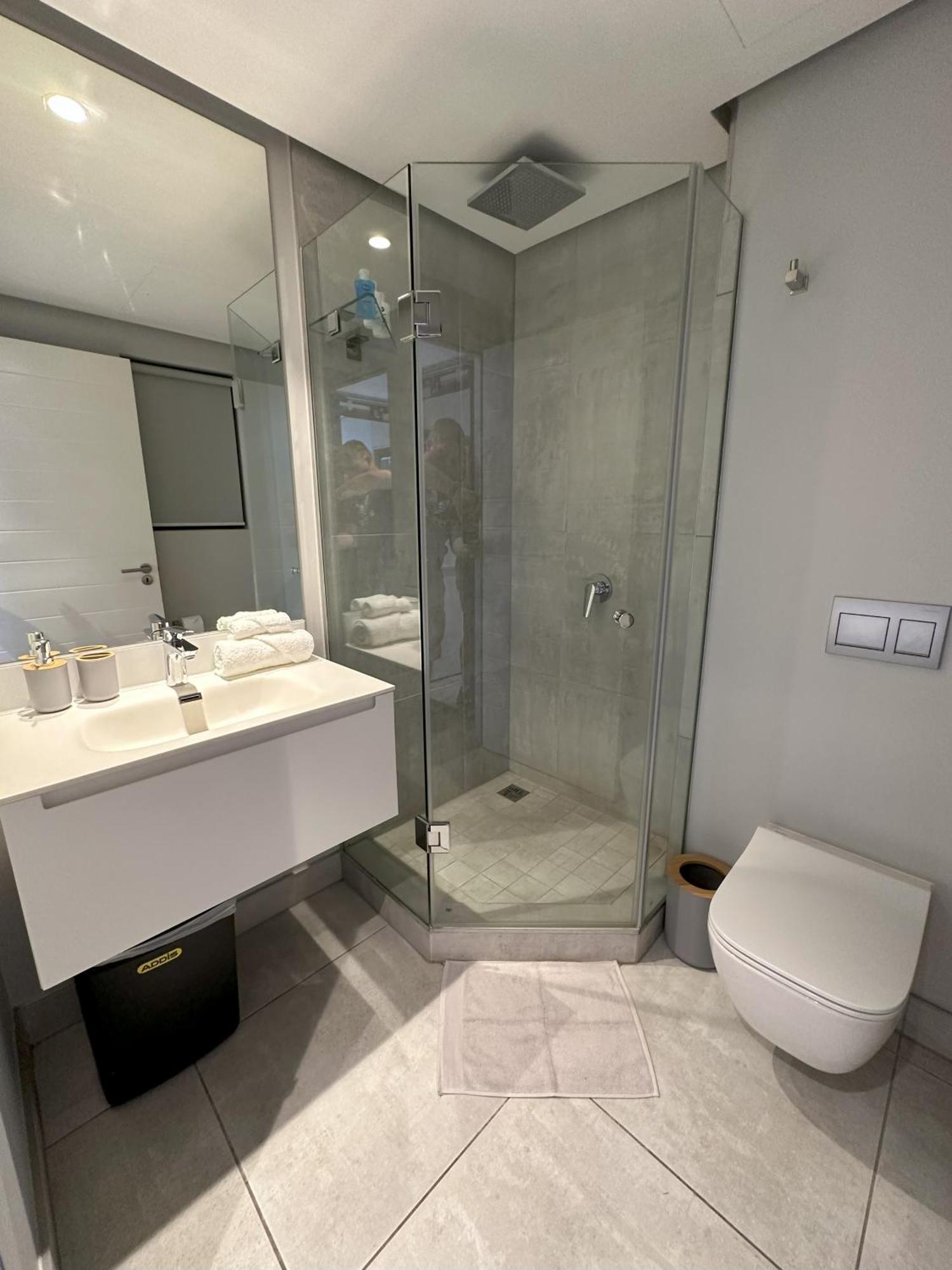 1311 In Cape Town, Wi-fi, Pool, Free Parking Cape Town