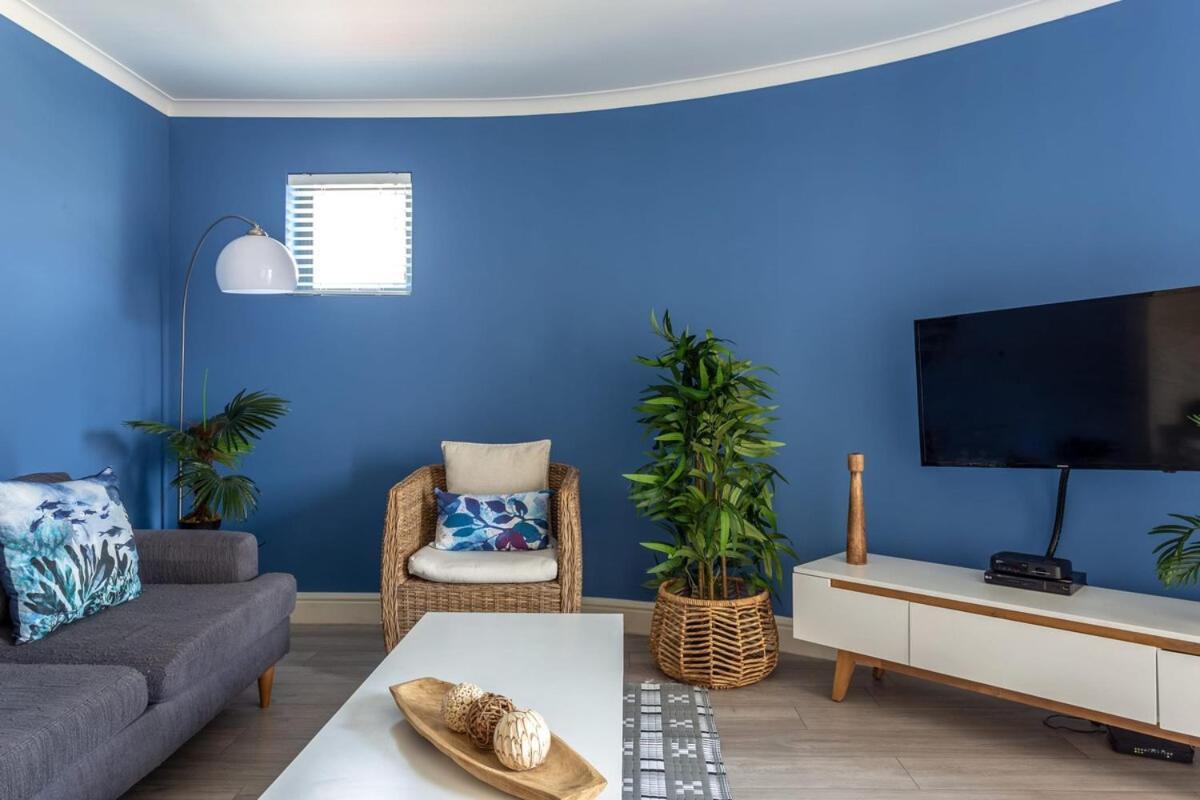 The Paragon Kahlua Modern Open Plan Centrally Located Apartment Cape Town