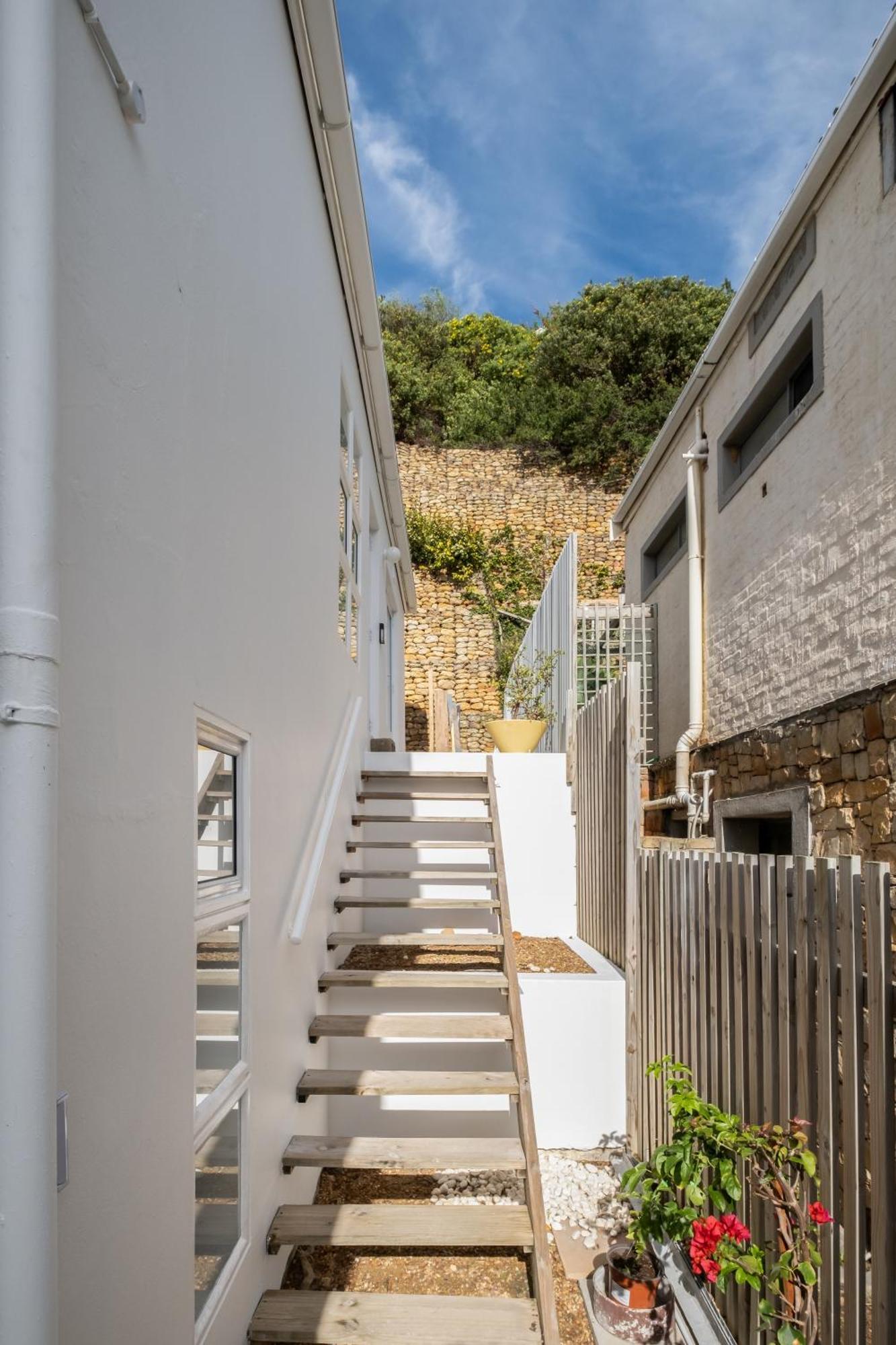 Lakeside Ocean Breeze Holiday home Cape Town